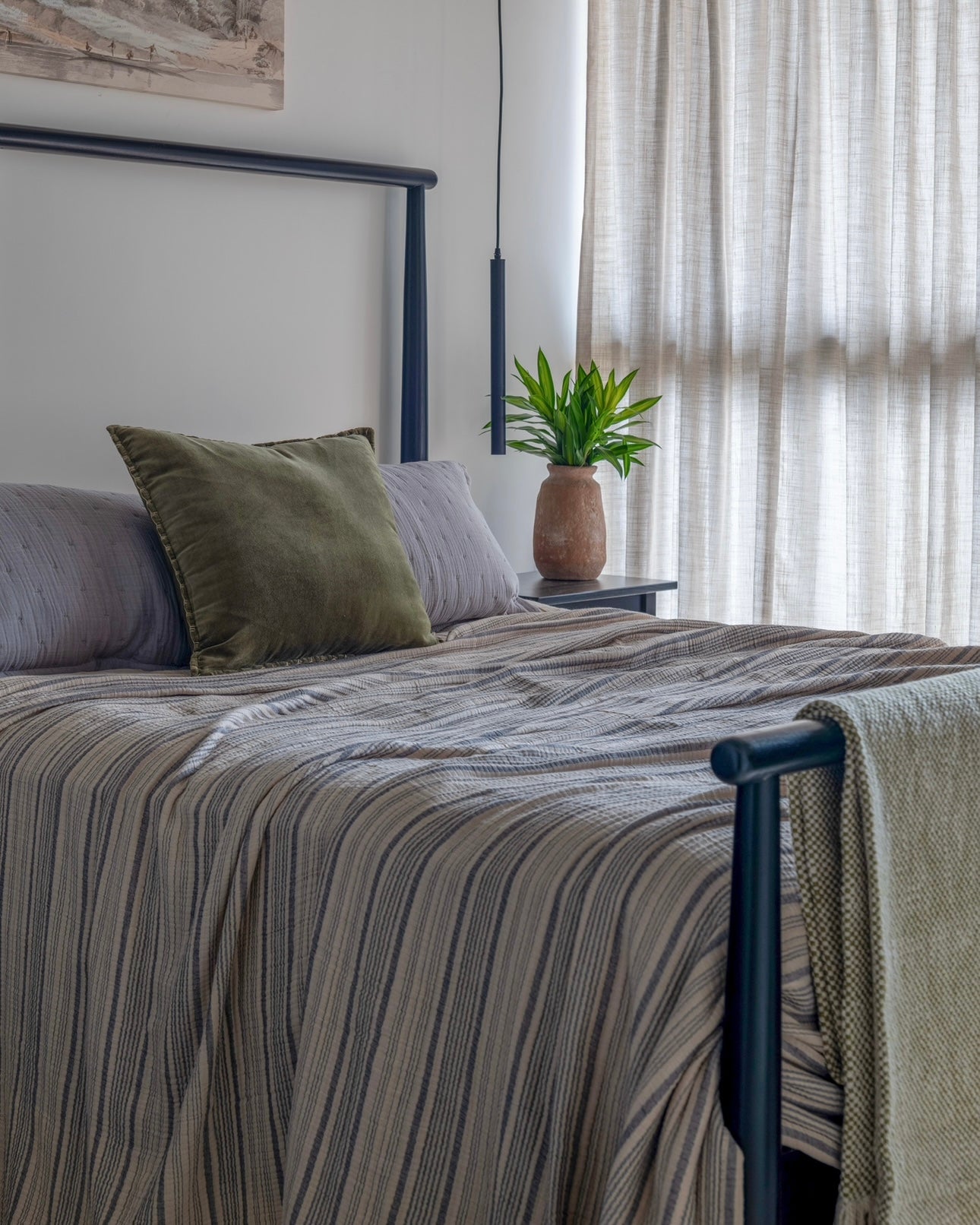 ALLEN STRIPED BEDCOVER