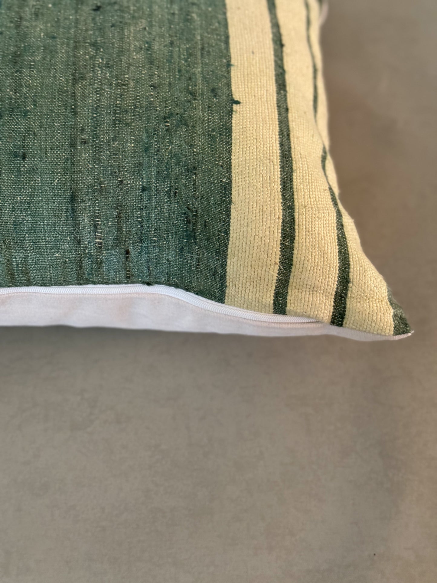 LARA CUSHION