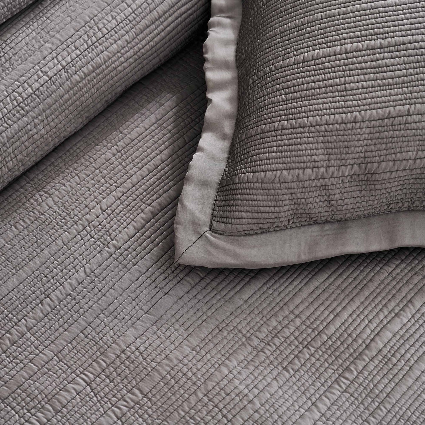 CHRISTI QUILTED BEDSPREAD