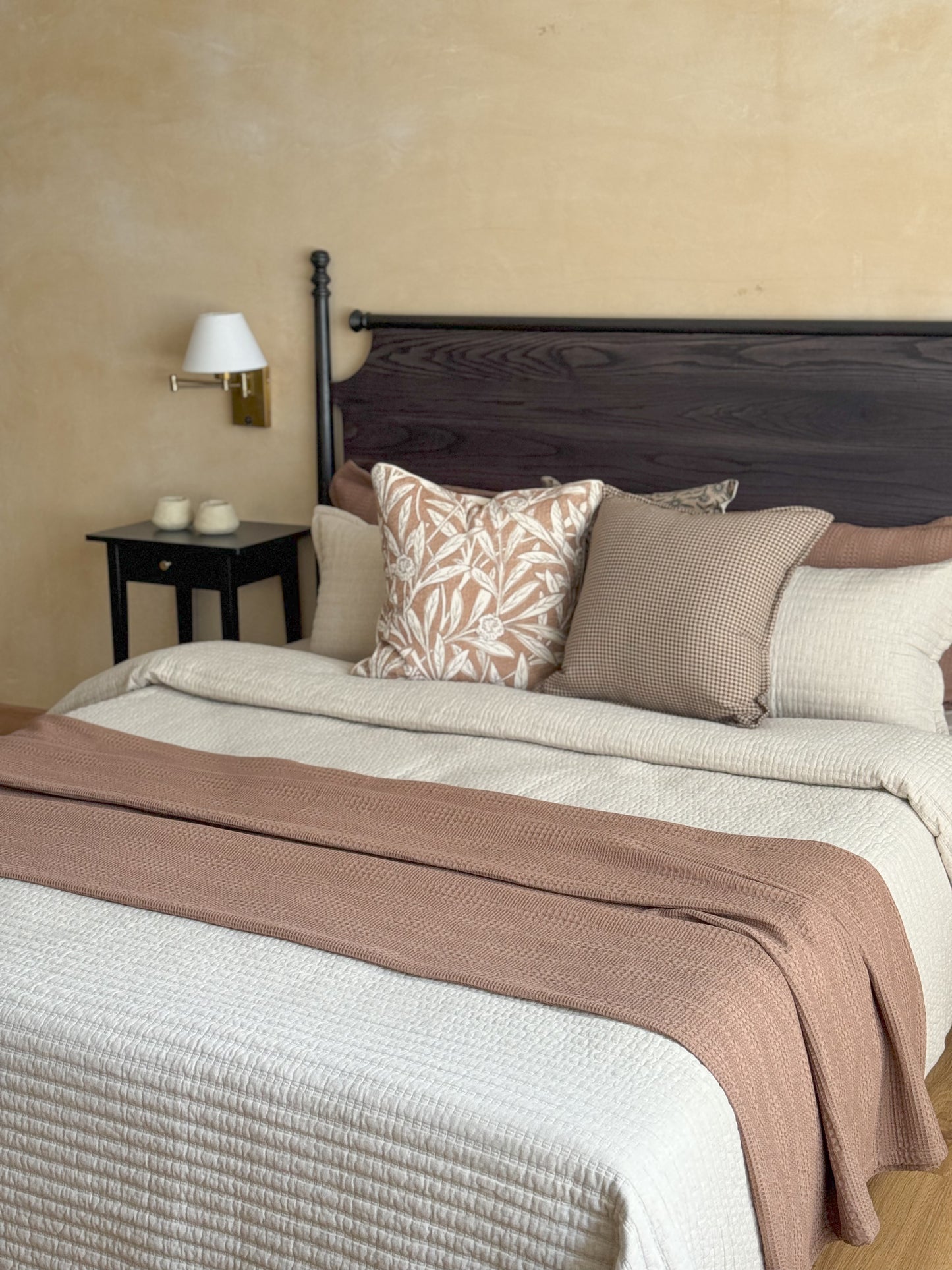 CARRIE LIGHT QUILTED BEDDING