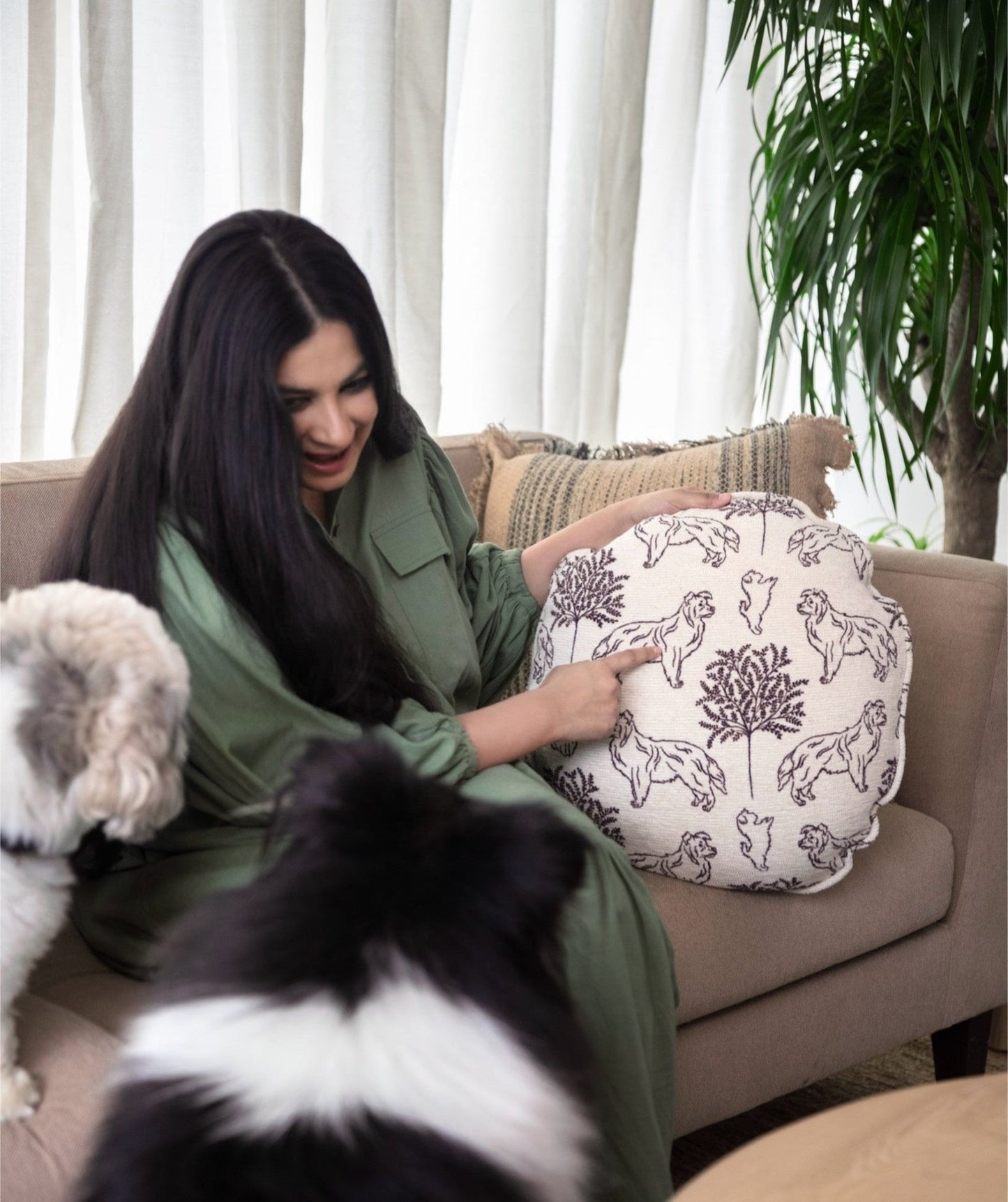 PAWSH CUSHION