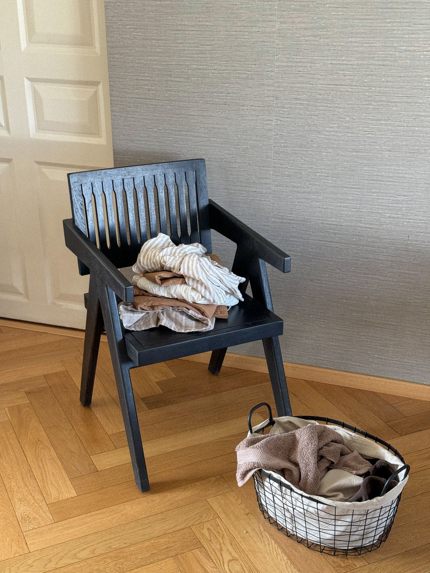 WIRED LAUNDRY BASKET