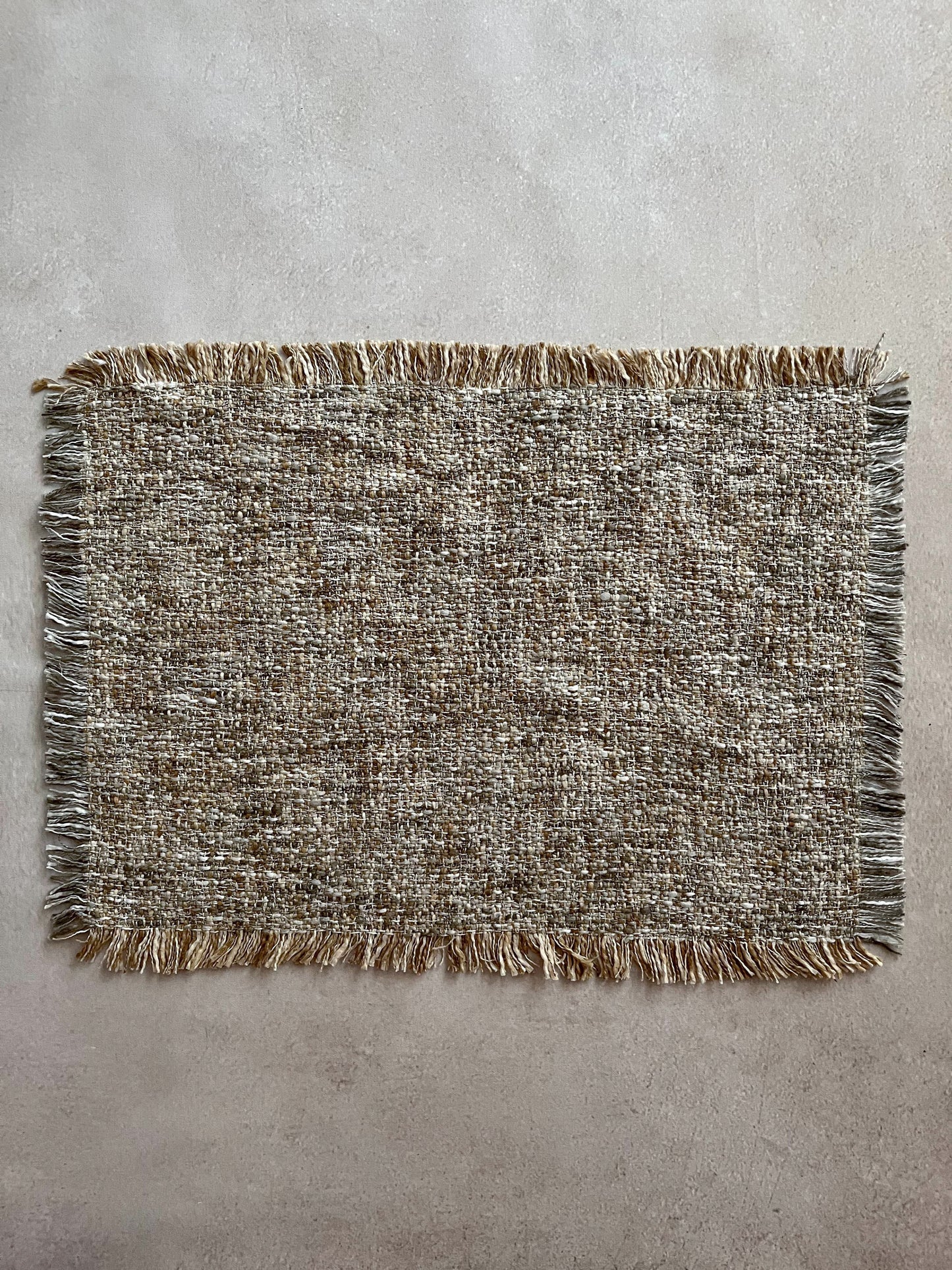 CHRISTOPHER FRAYED PLACEMATS