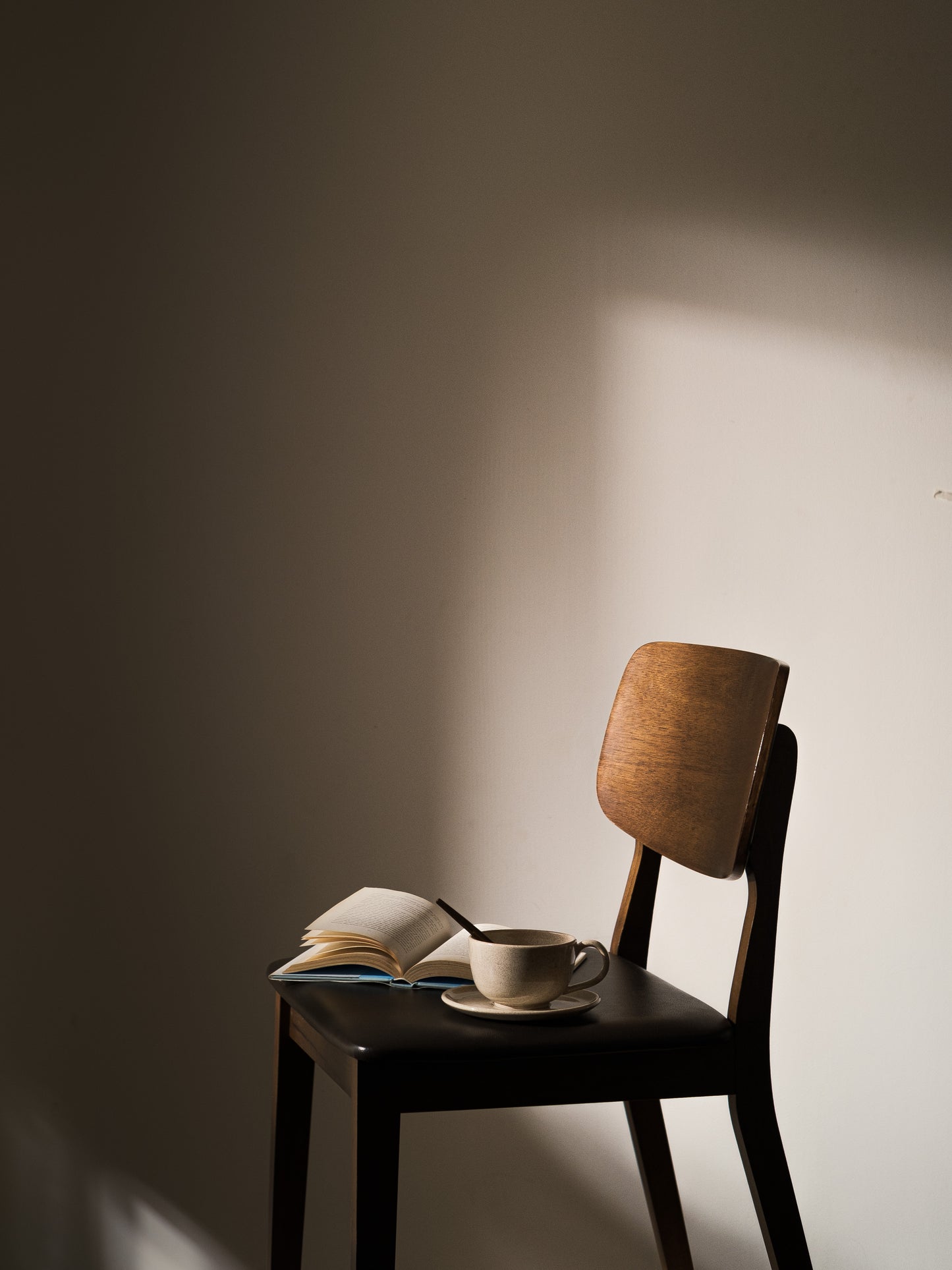 VALUKA DEEP CUP AND SAUCER