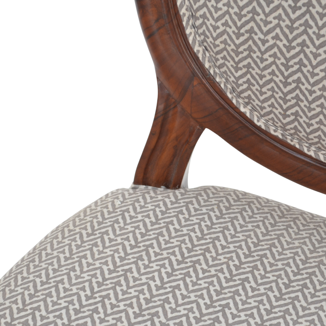 RELENT DINING CHAIR