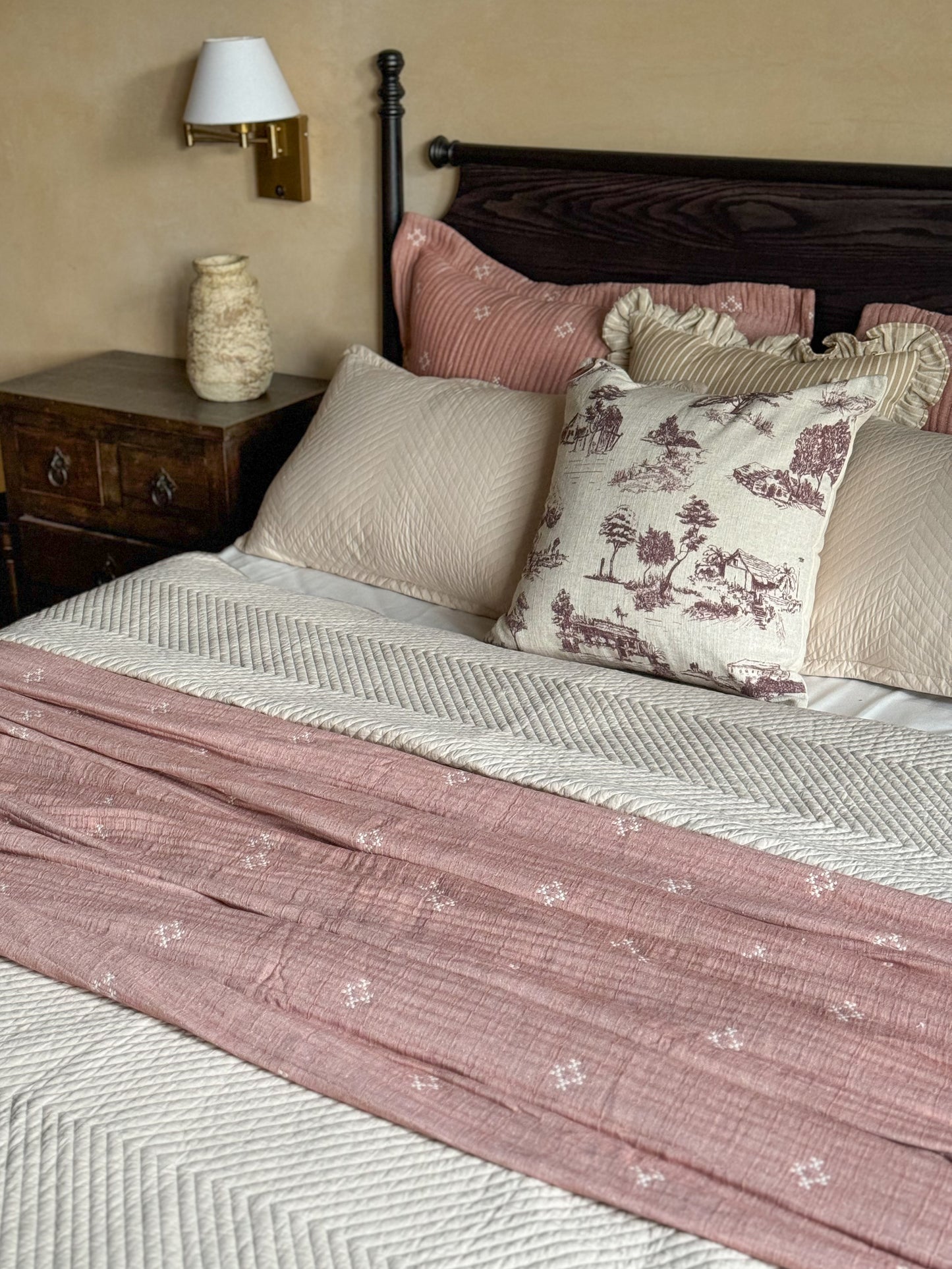 CONNOR BEDDING