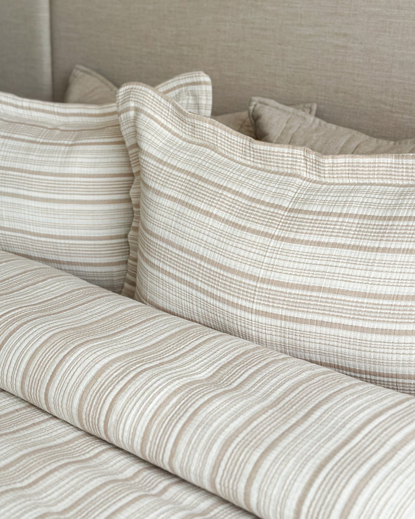 ALLEN STRIPED BEDCOVER