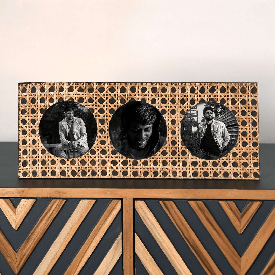 SEQUENTIAL PHOTO FRAME
