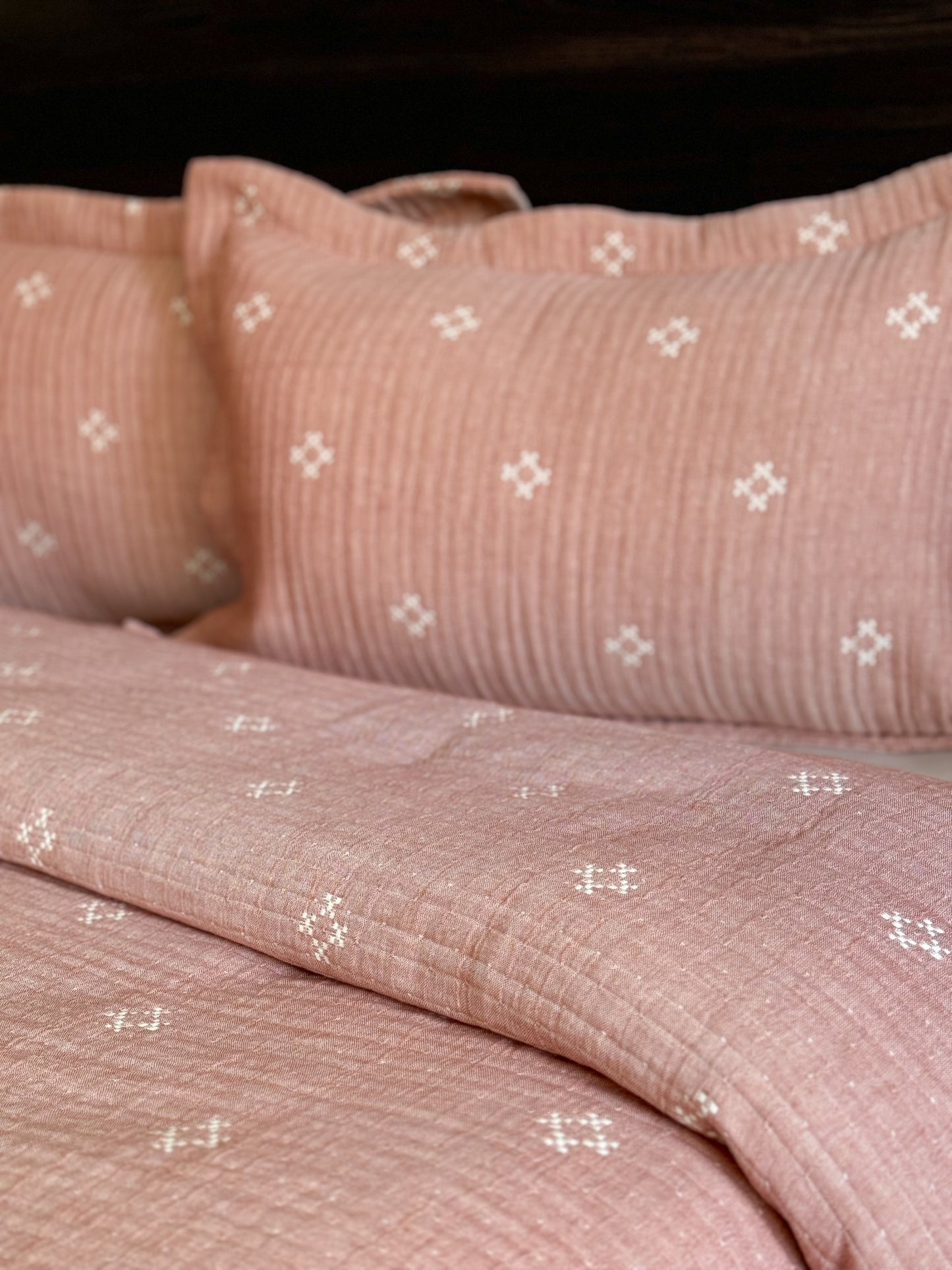 CONNOR BEDDING