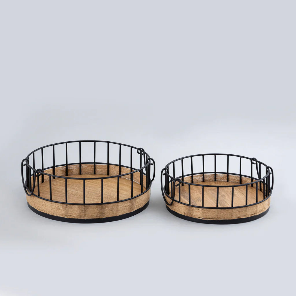 ROUND WOODEN TRAYS