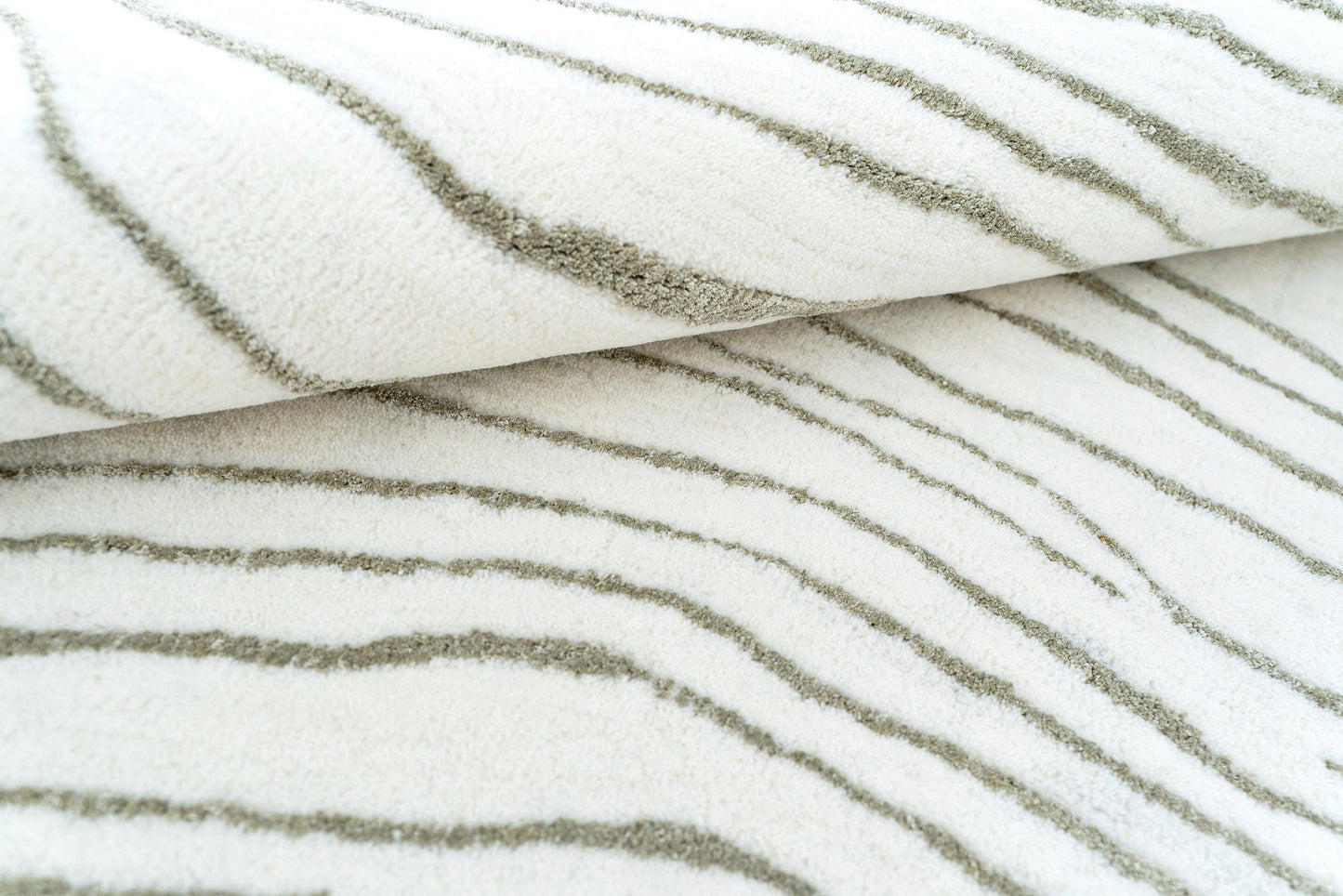 TRICKLE WOOL & SILK RUG
