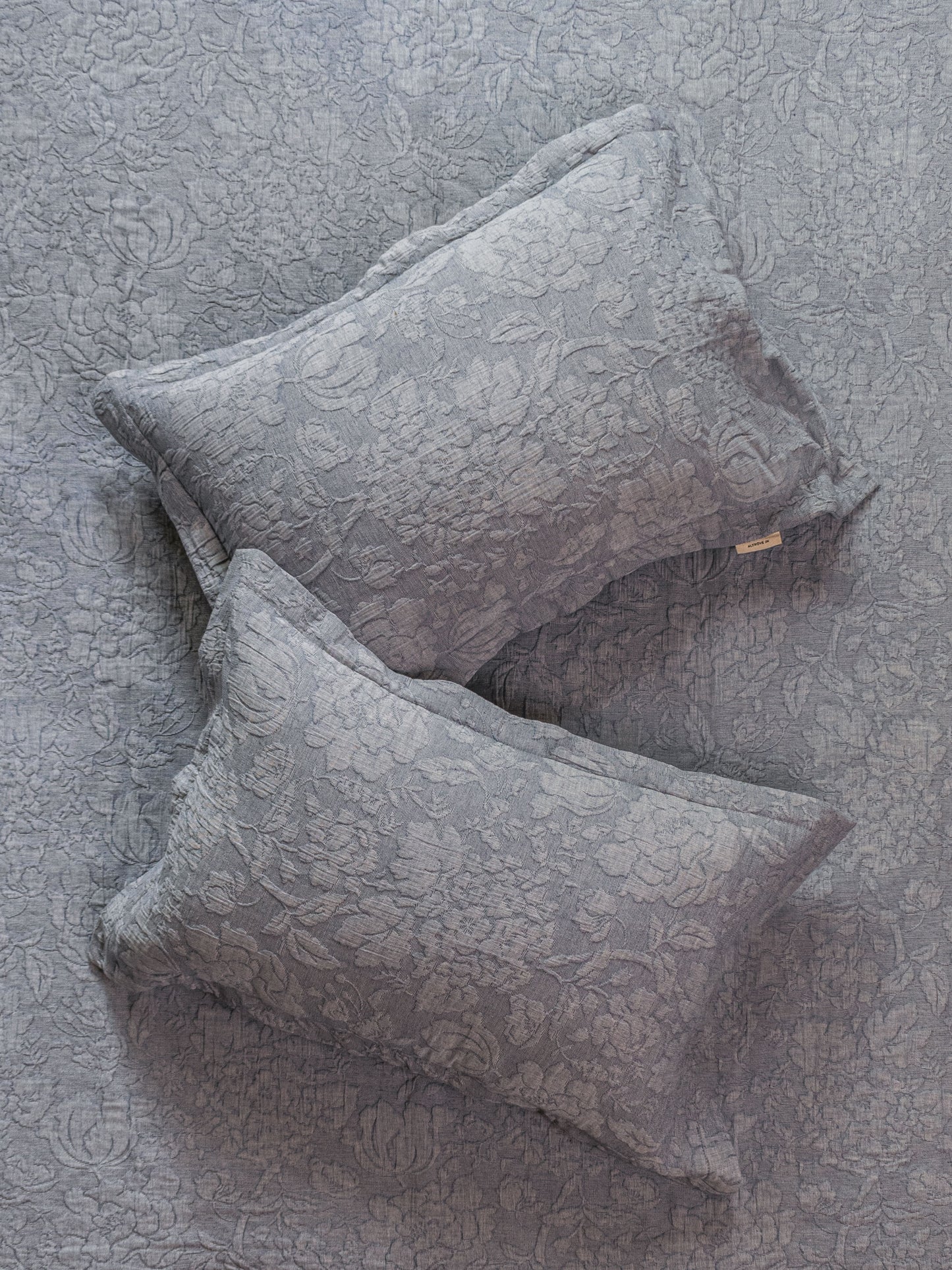 BLOOMFIELD JACQUARD BEDCOVER SET
