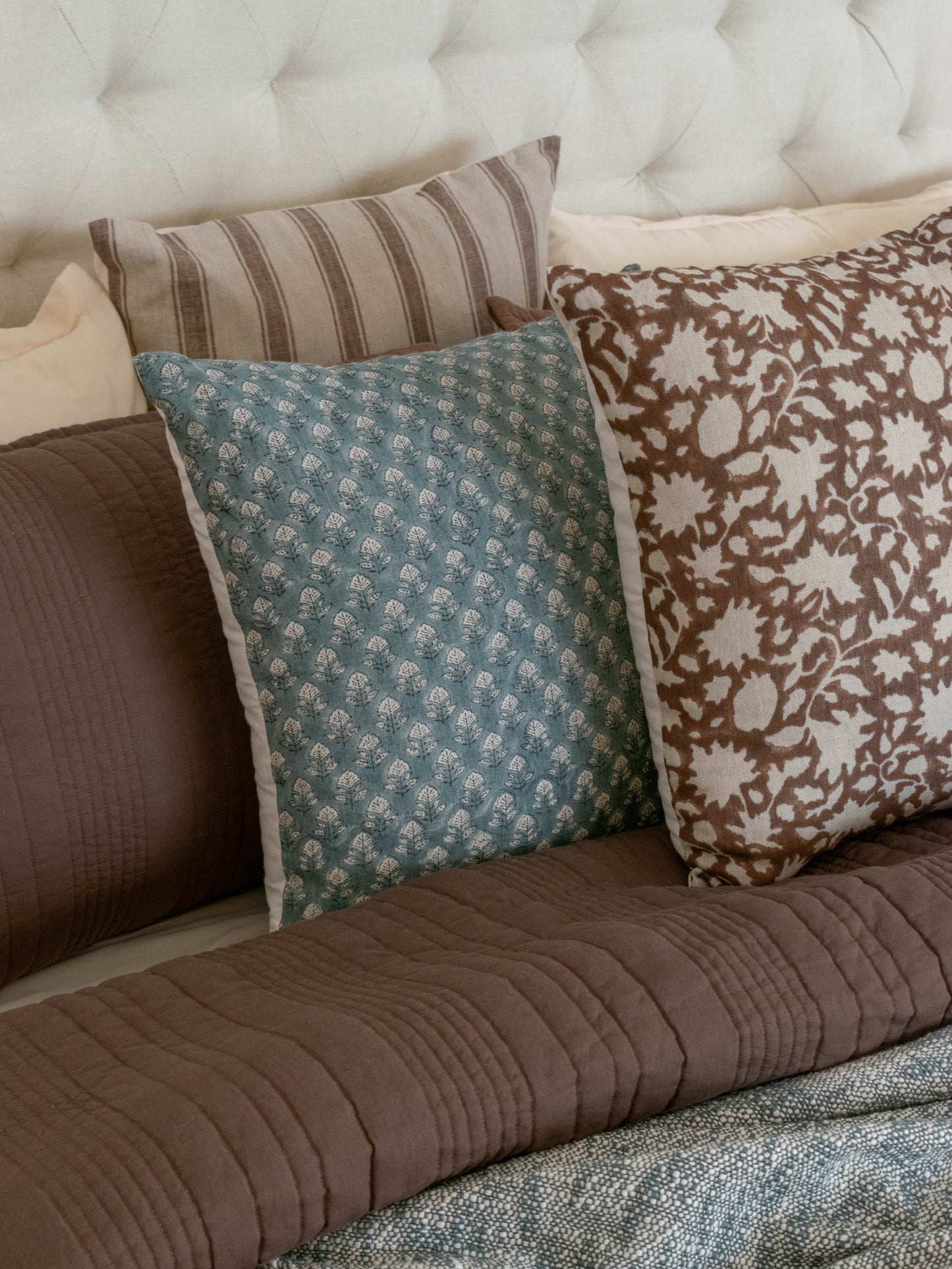ZAYDA BLOCKPRINT CUSHION - styled - ALTROVE