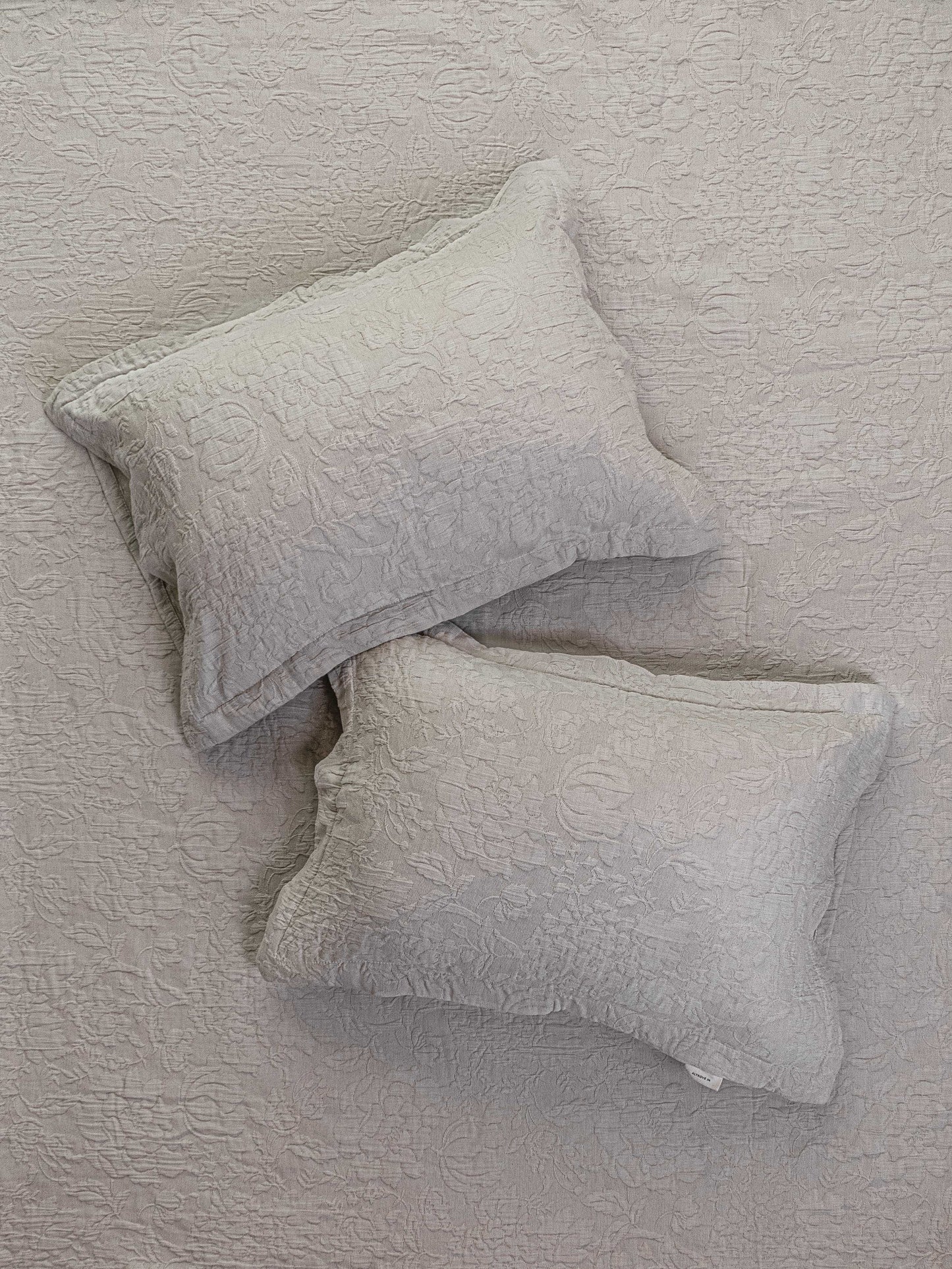 BLOOMFIELD JACQUARD BEDCOVER SET