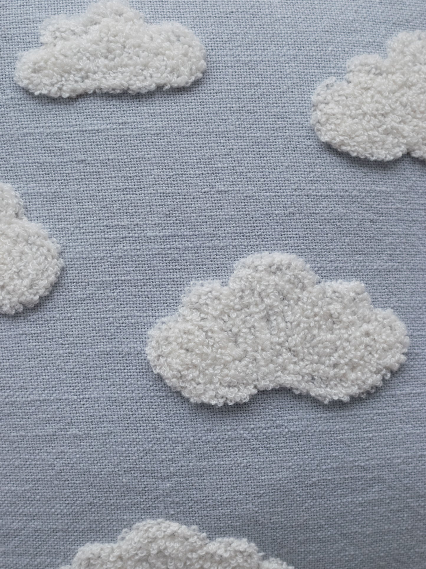 CLOUD CUSHION