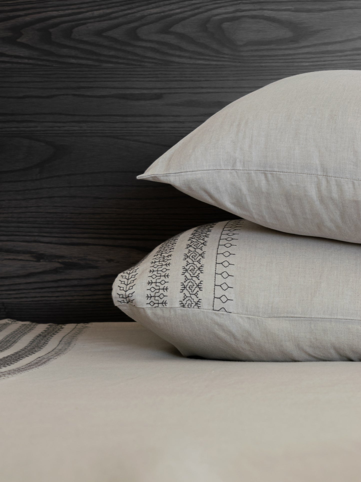 NAOMI EMBROIDERED SOLID BEDSHEET