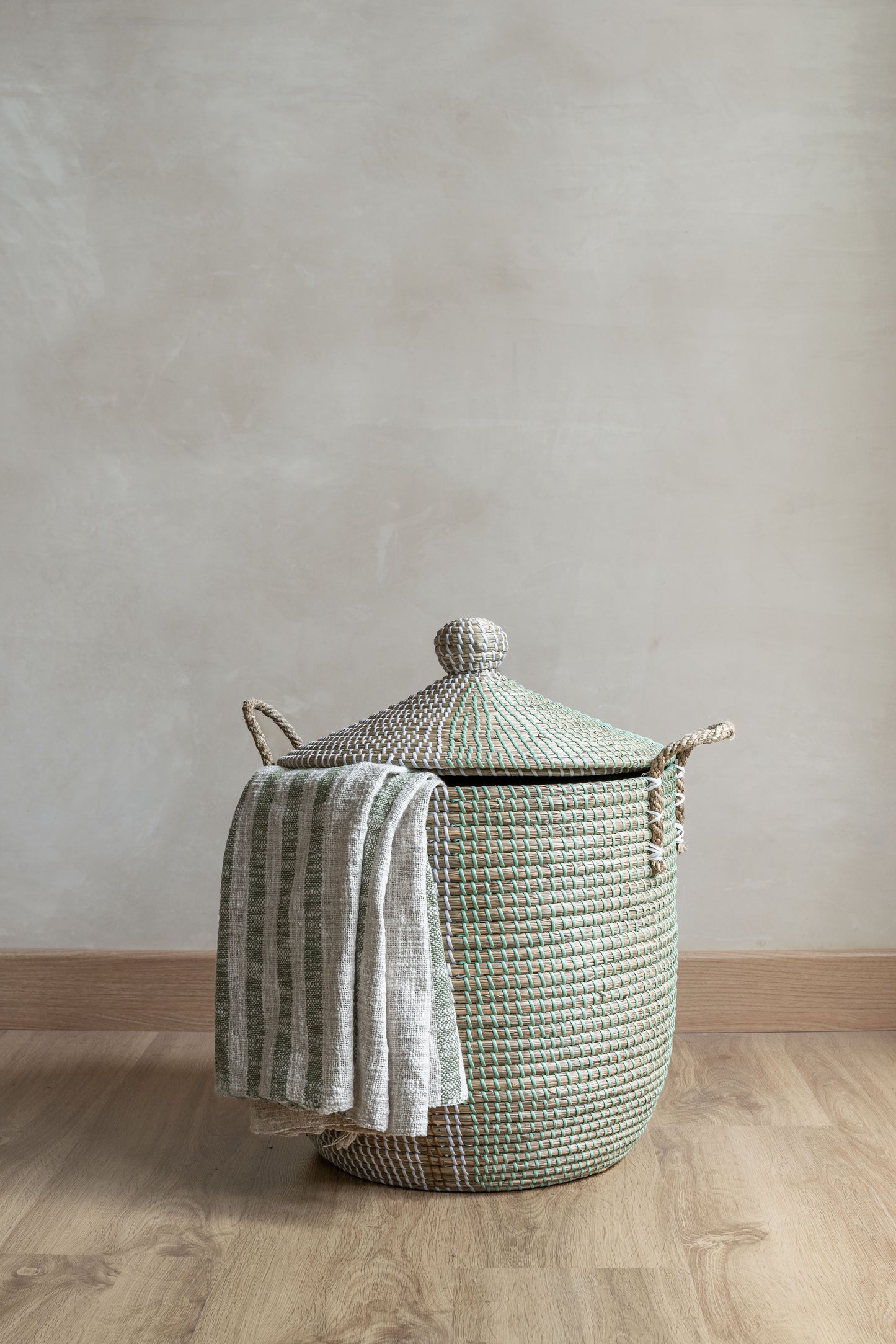 LULU SEAGRASS BASKET WITH LID
