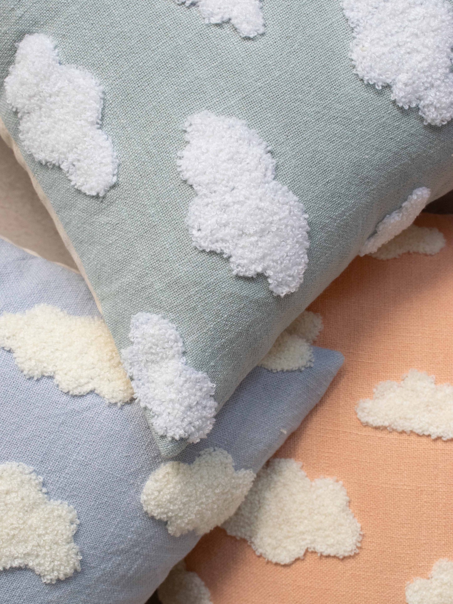 CLOUD CUSHION