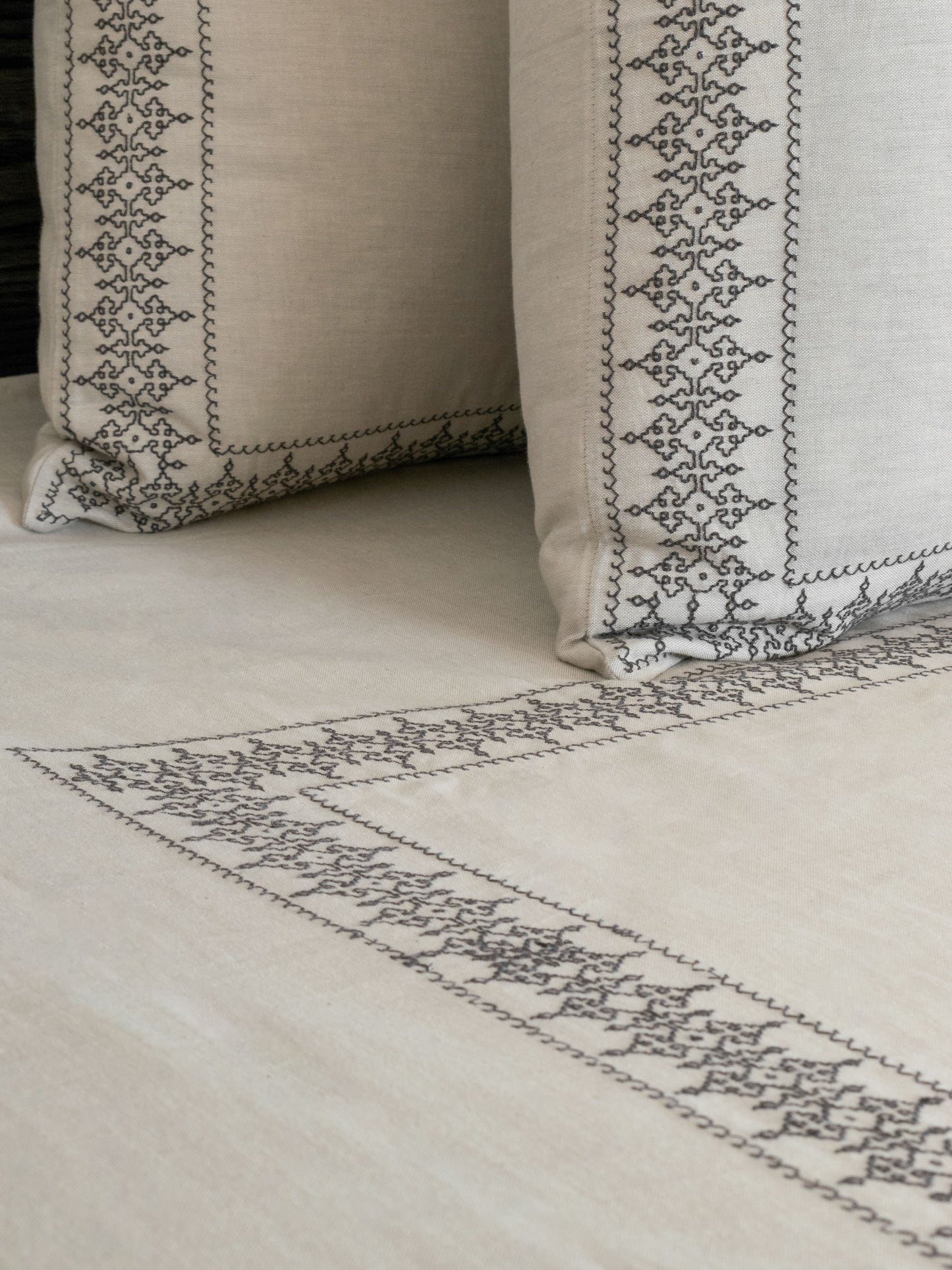 ADELE EMBROIDERED BEDSHEET