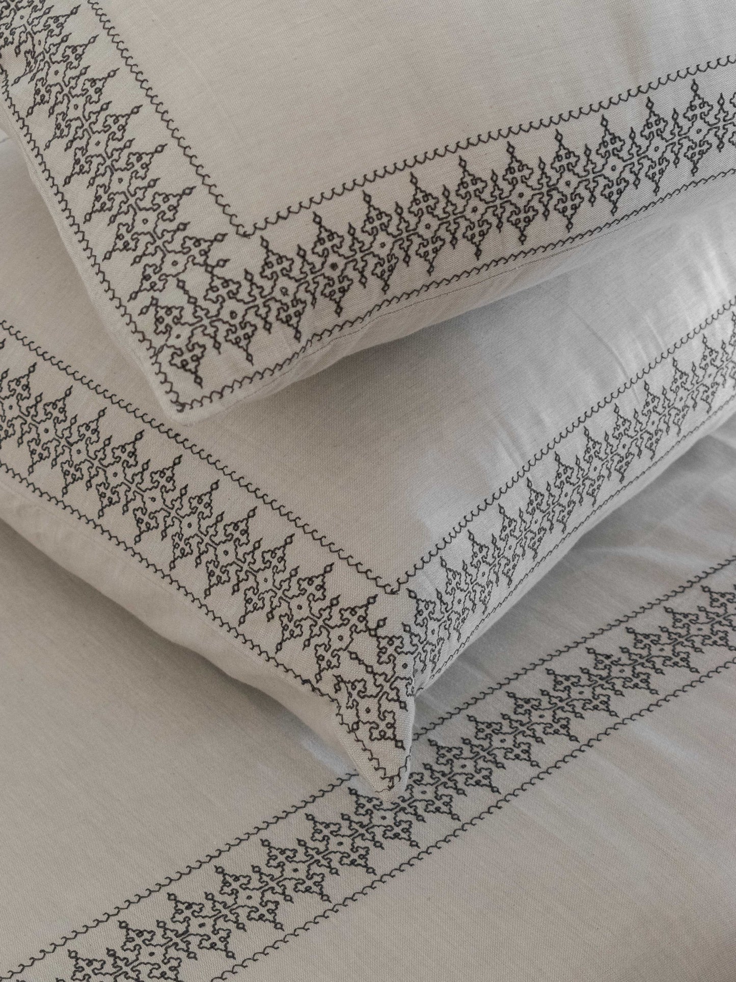 ADELE EMBROIDERED BEDSHEET