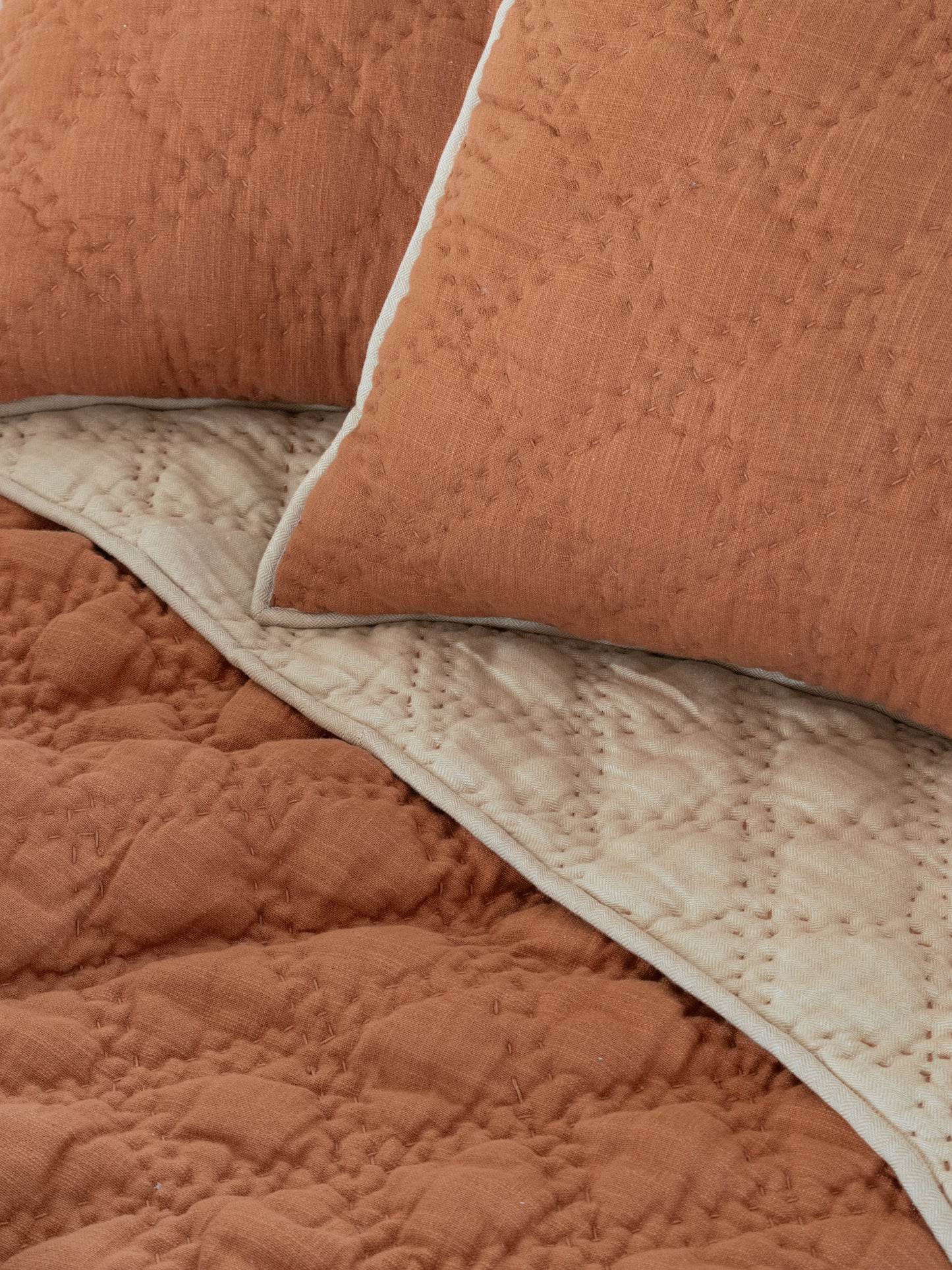 THEO QUILTED REVERSIBLE BEDDING