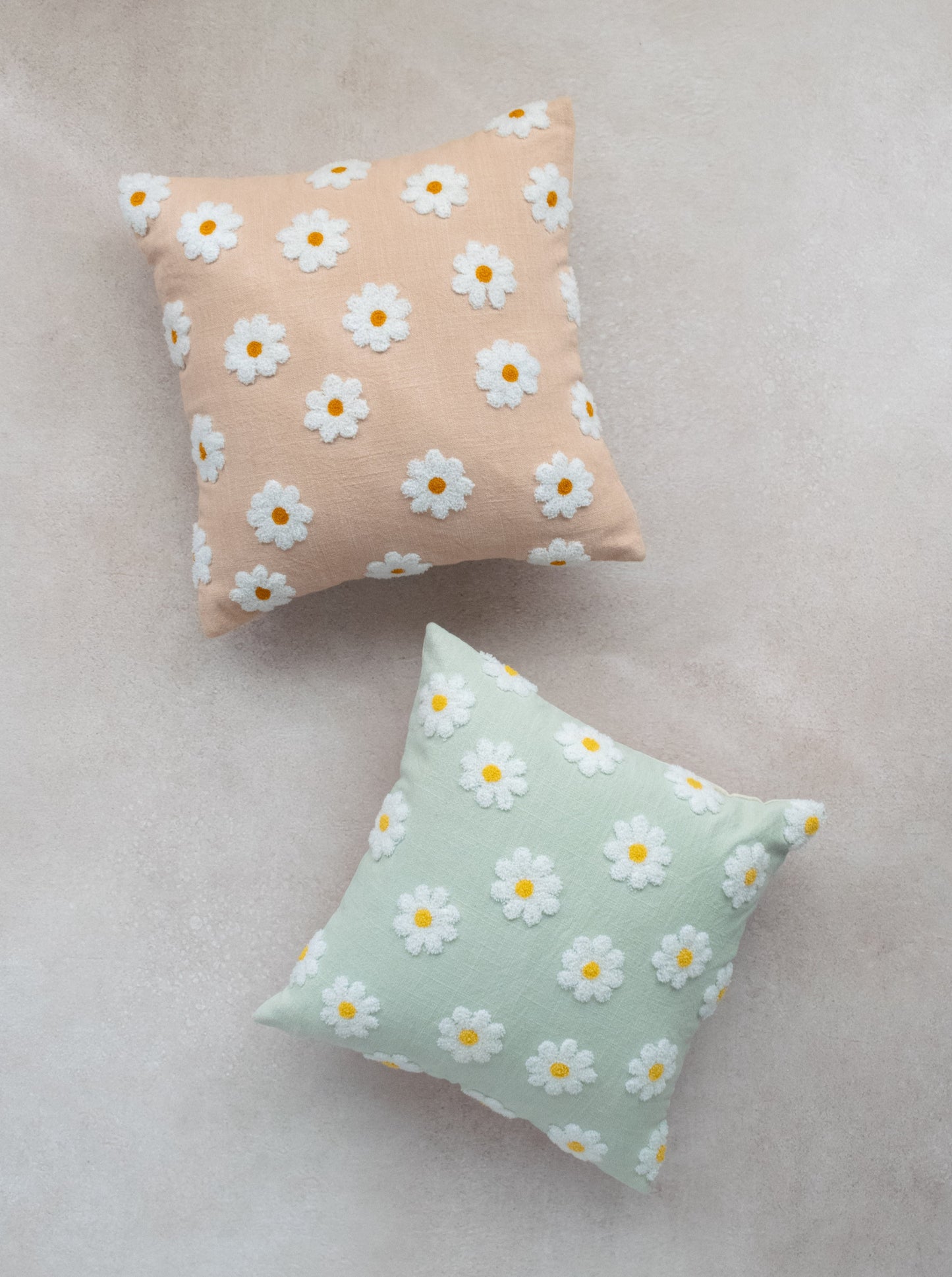 DAISY CUSHION