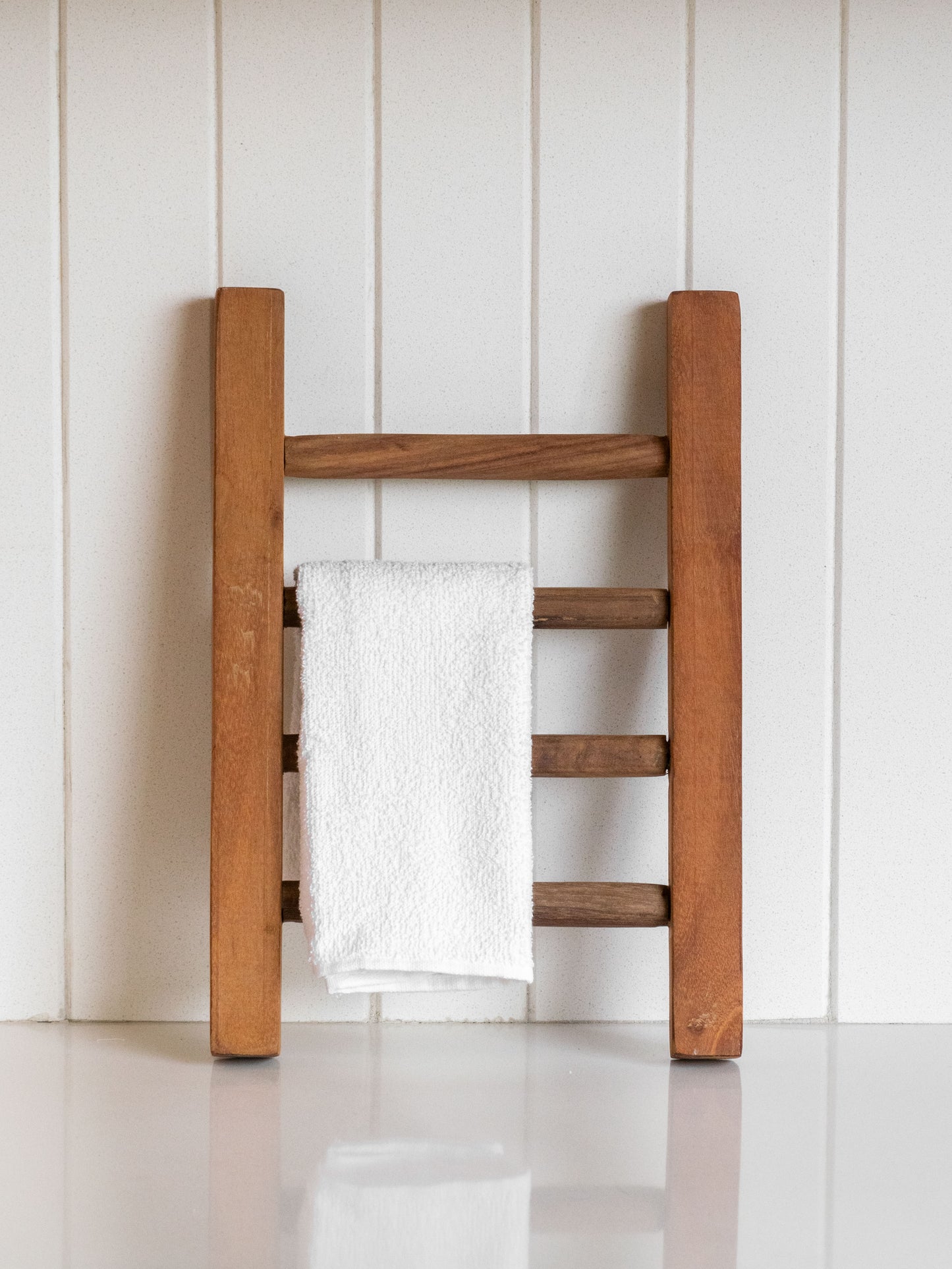 WOOD LADDER