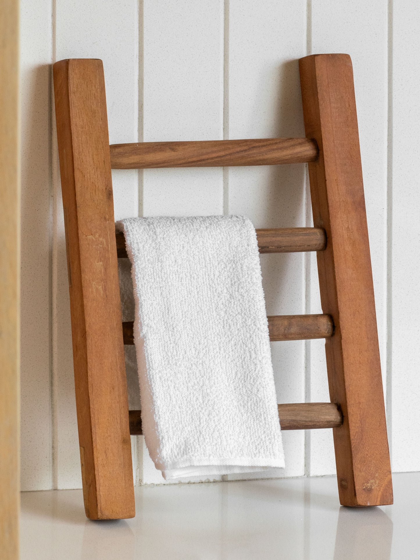 WOOD LADDER