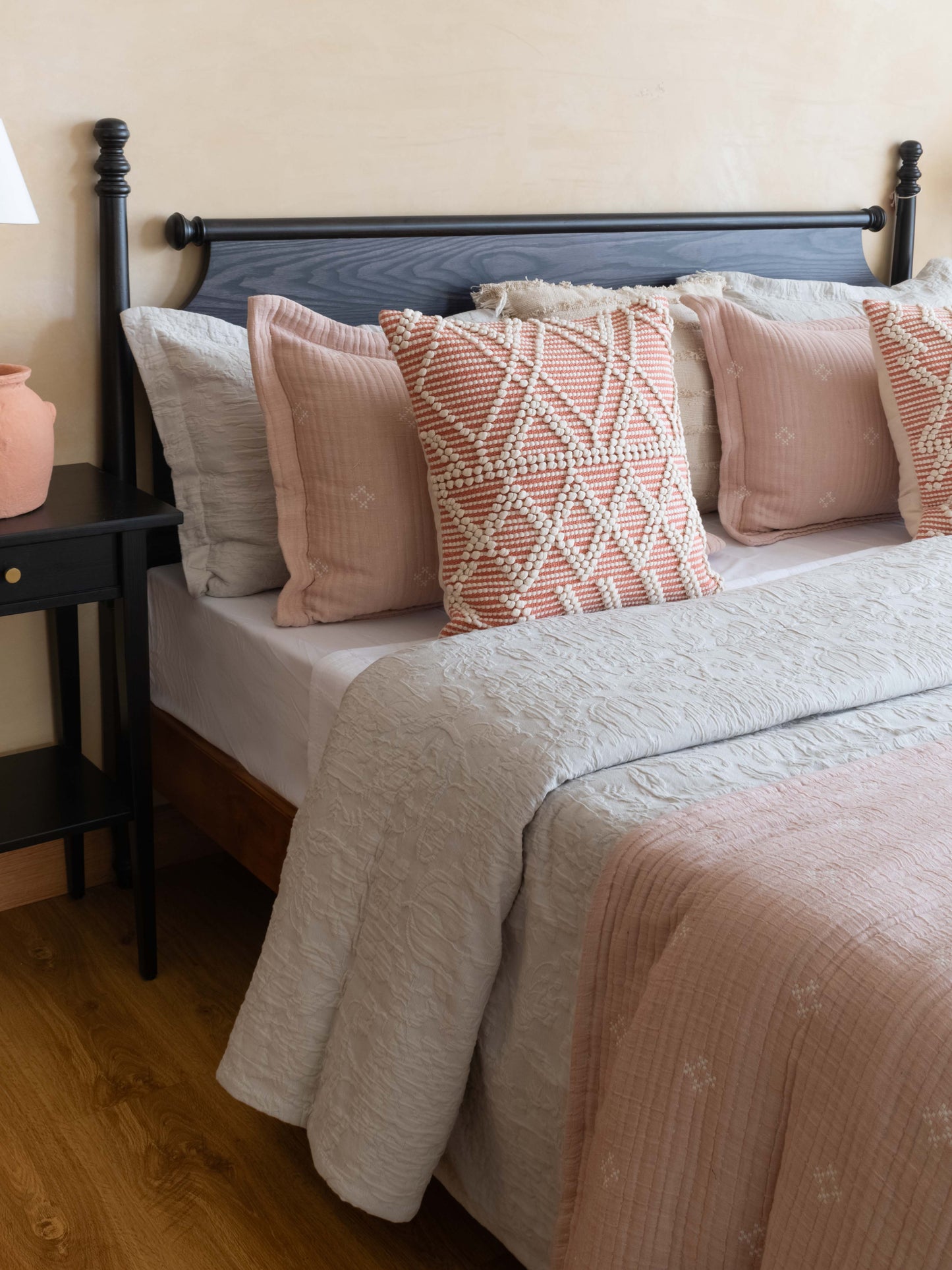 BLUSH CONNOR BEDDING