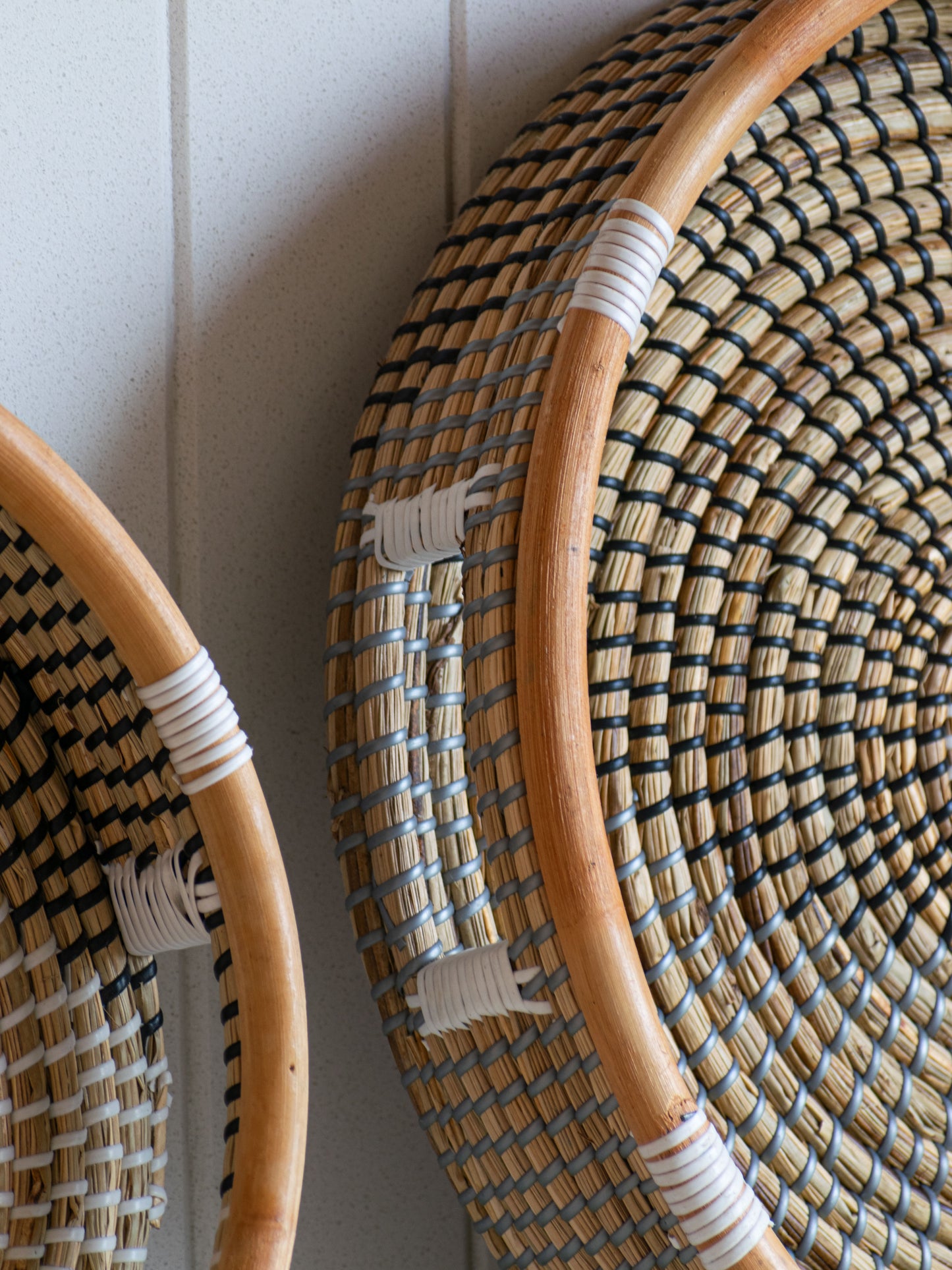 AZRAK WHITE SEAGRASS TRAY