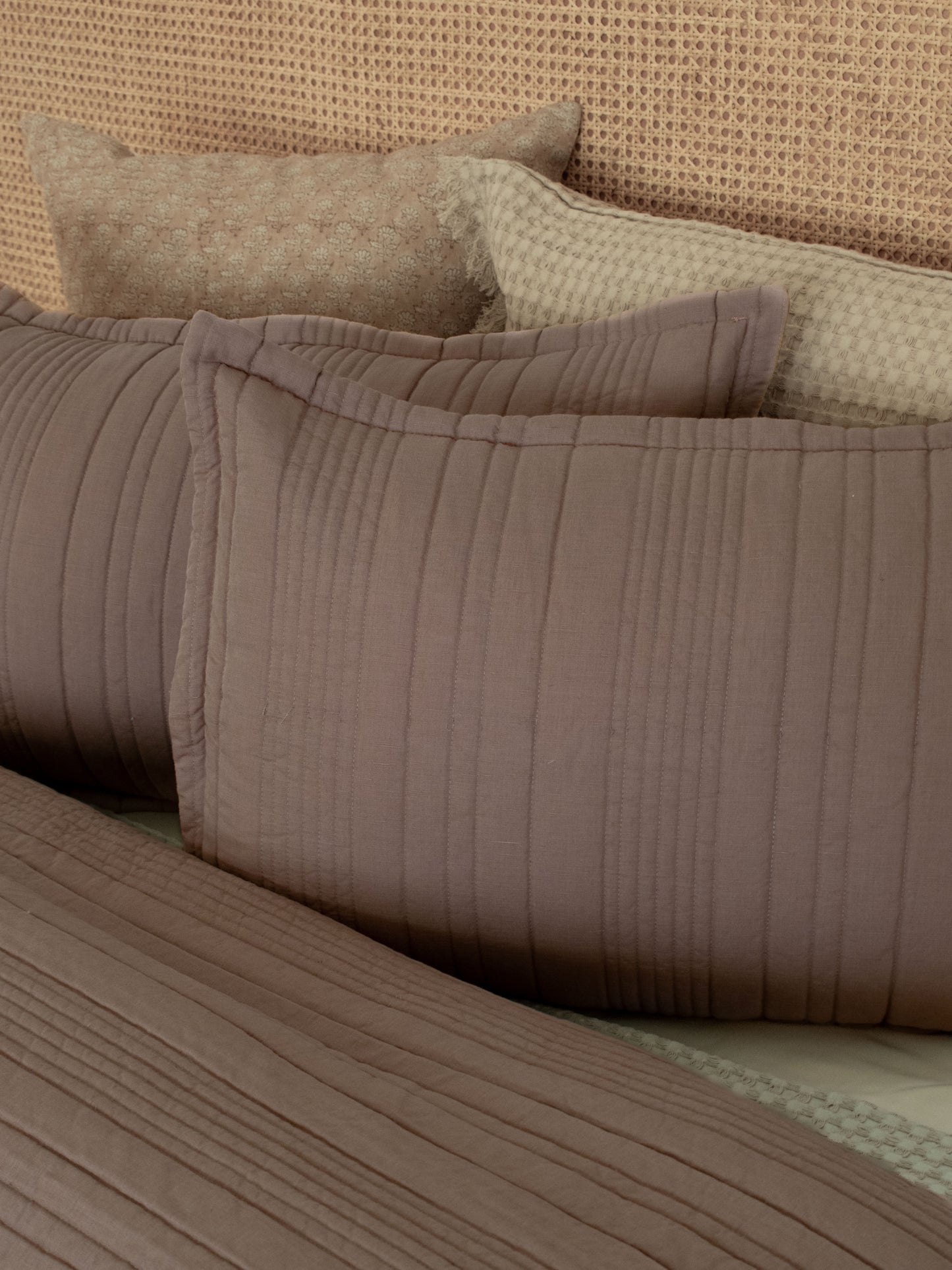 AMARI LIGHT BROWN BEDDING