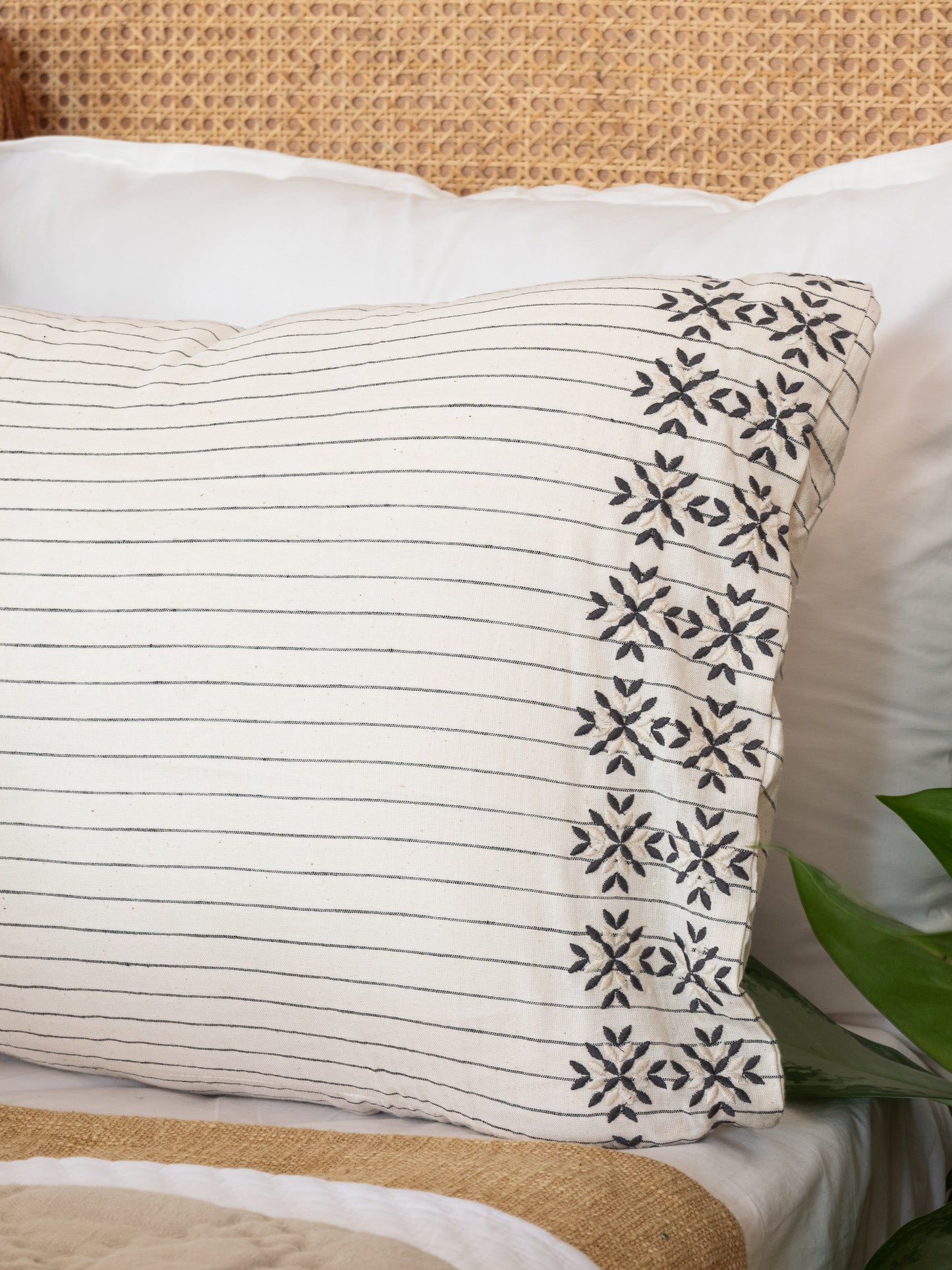 PETAL EMBROIDERED SOLID BEDSHEET