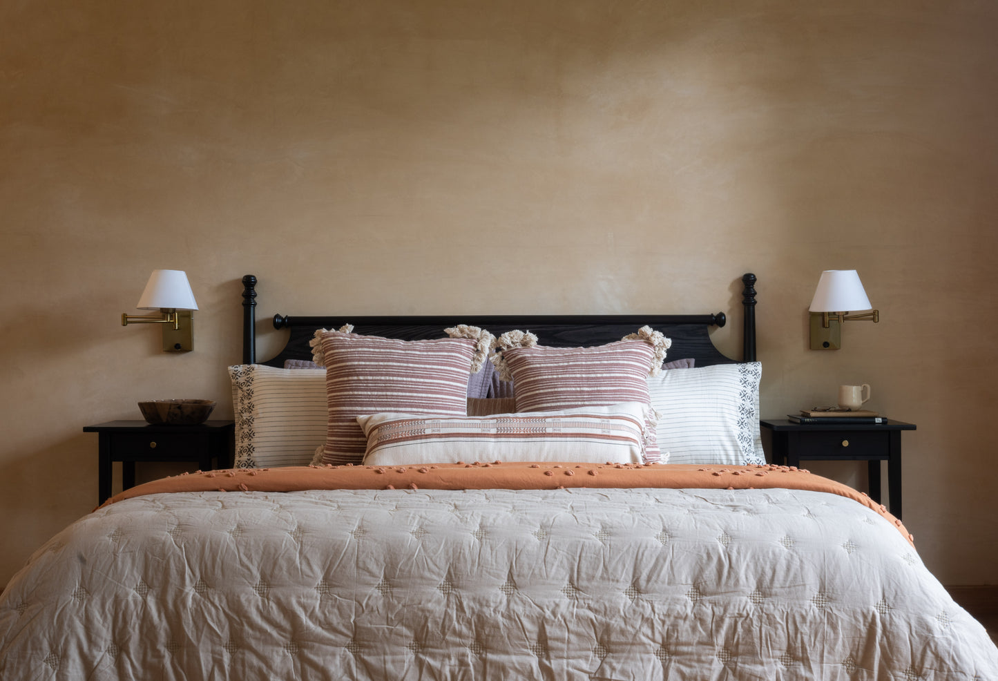 CAMILE EMBROIDERED BEIGE QUILT