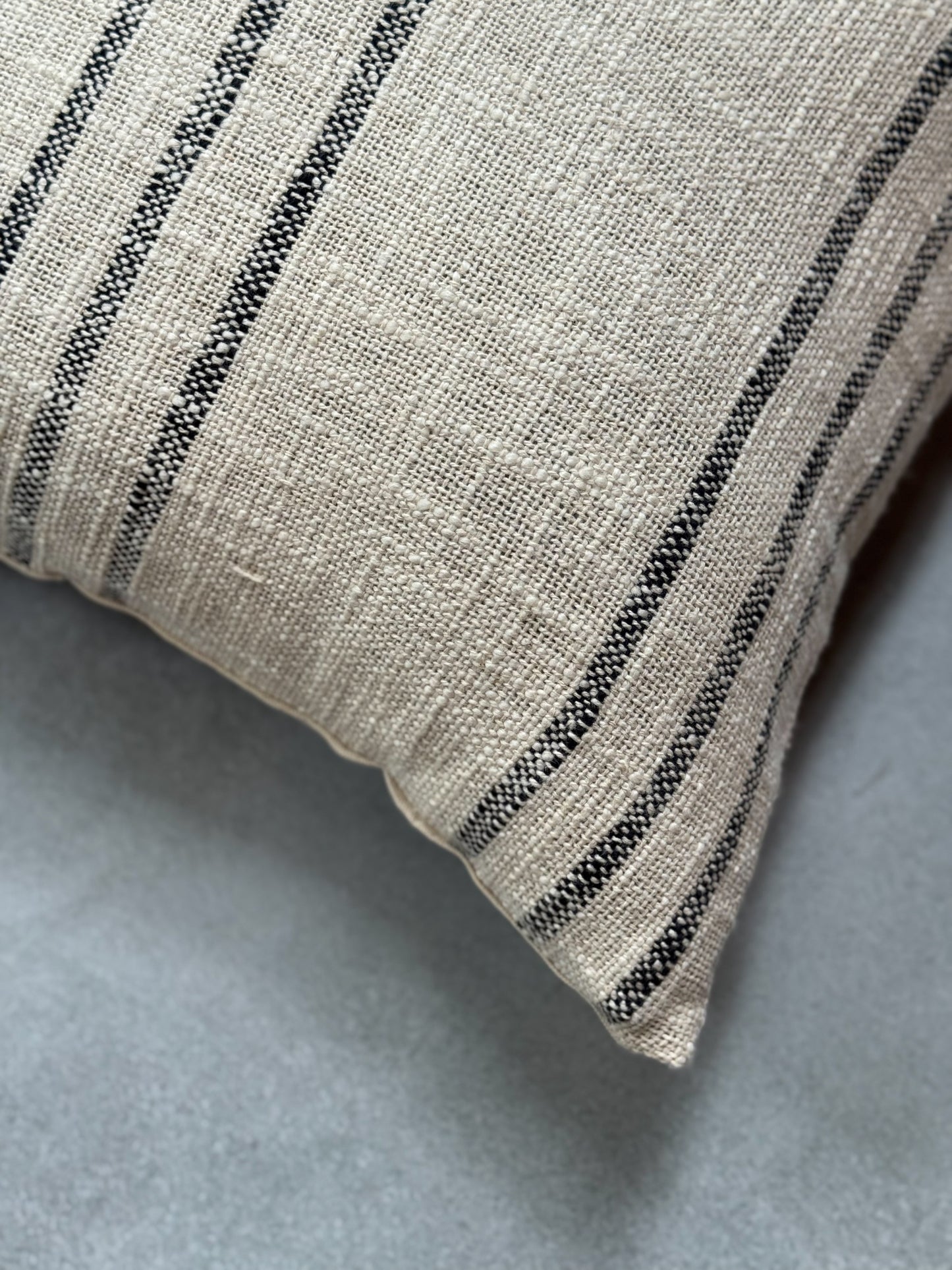 SERRA STRIPE CUSHION