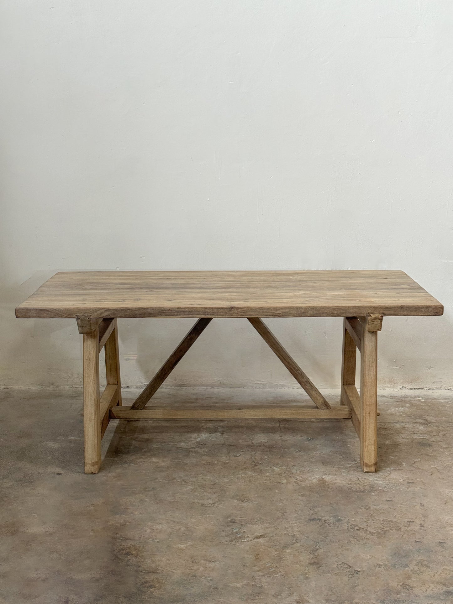 MARCEL DINING TABLE