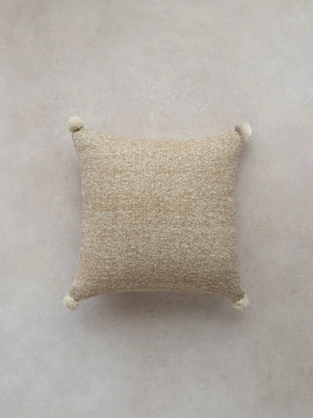 LESLIE CUSHION