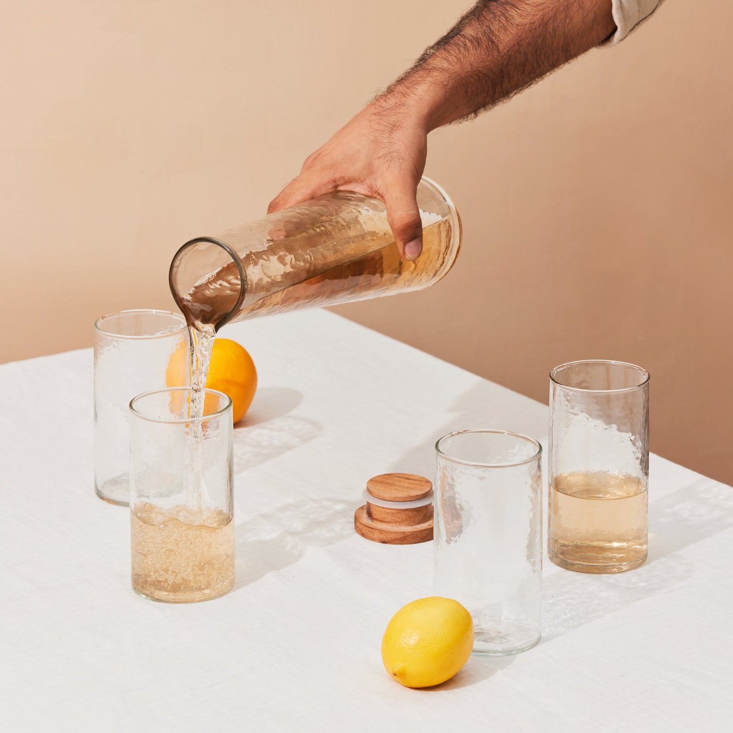 HAMMERED GLASS CARAFE WITH 4 GLASSES