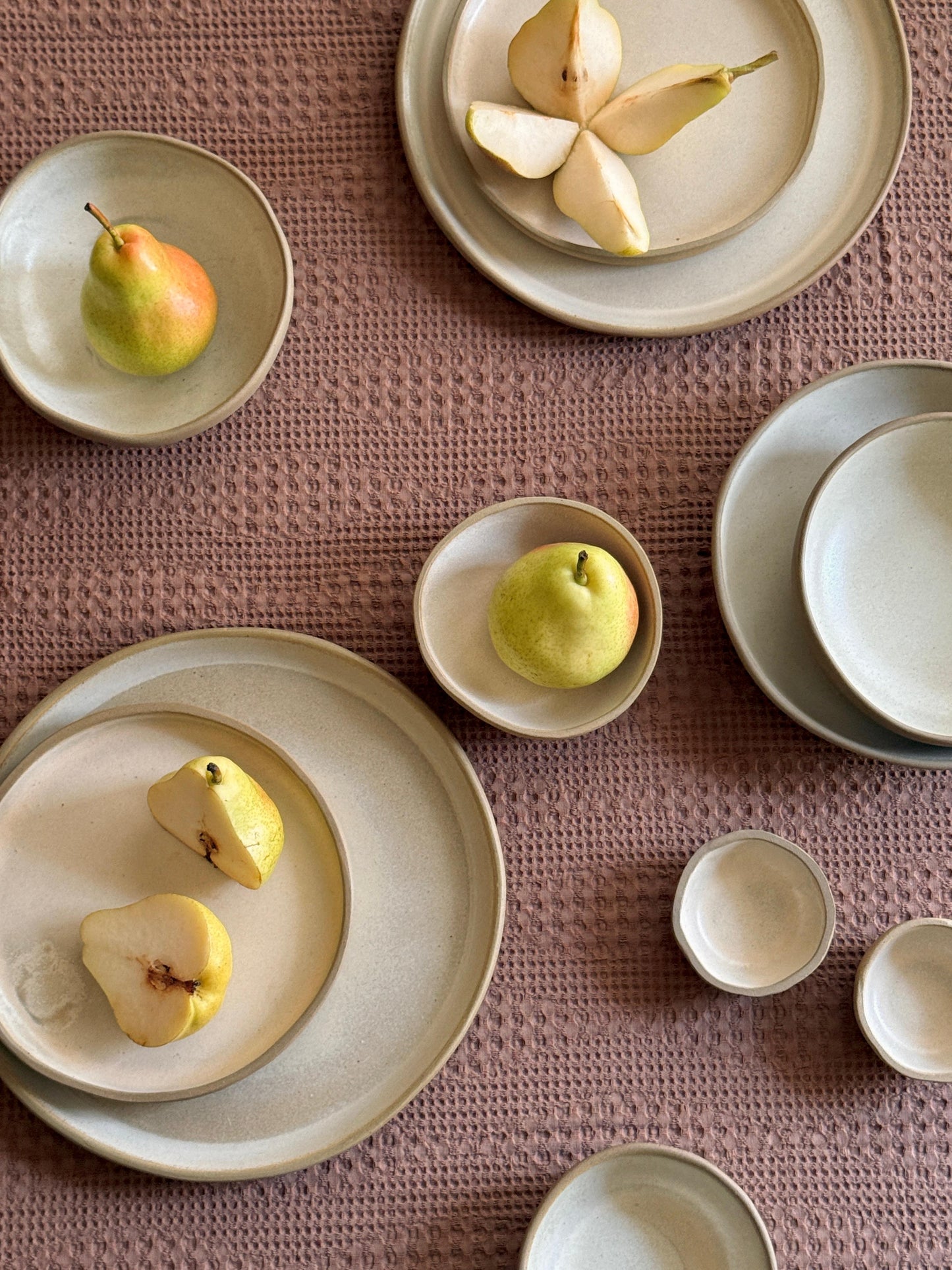 PEBBLE SET- TEXTURED WHITE