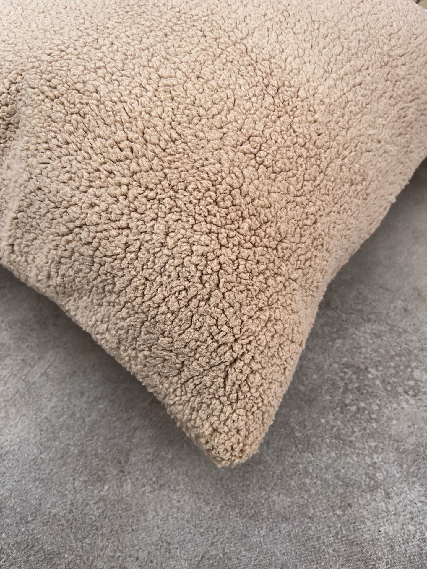 PRISCILA SHERPA CUSHION