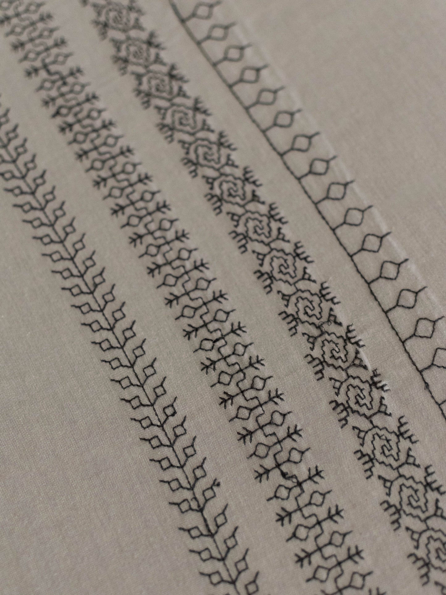 NAOMI EMBROIDERED SOLID BEDSHEET