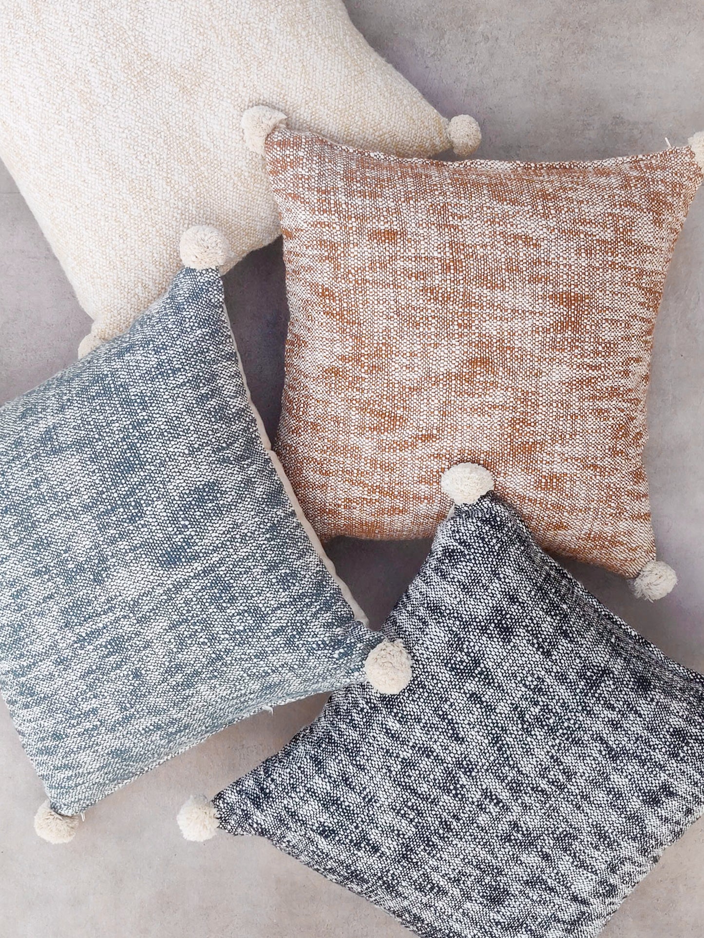 LESLIE CUSHION