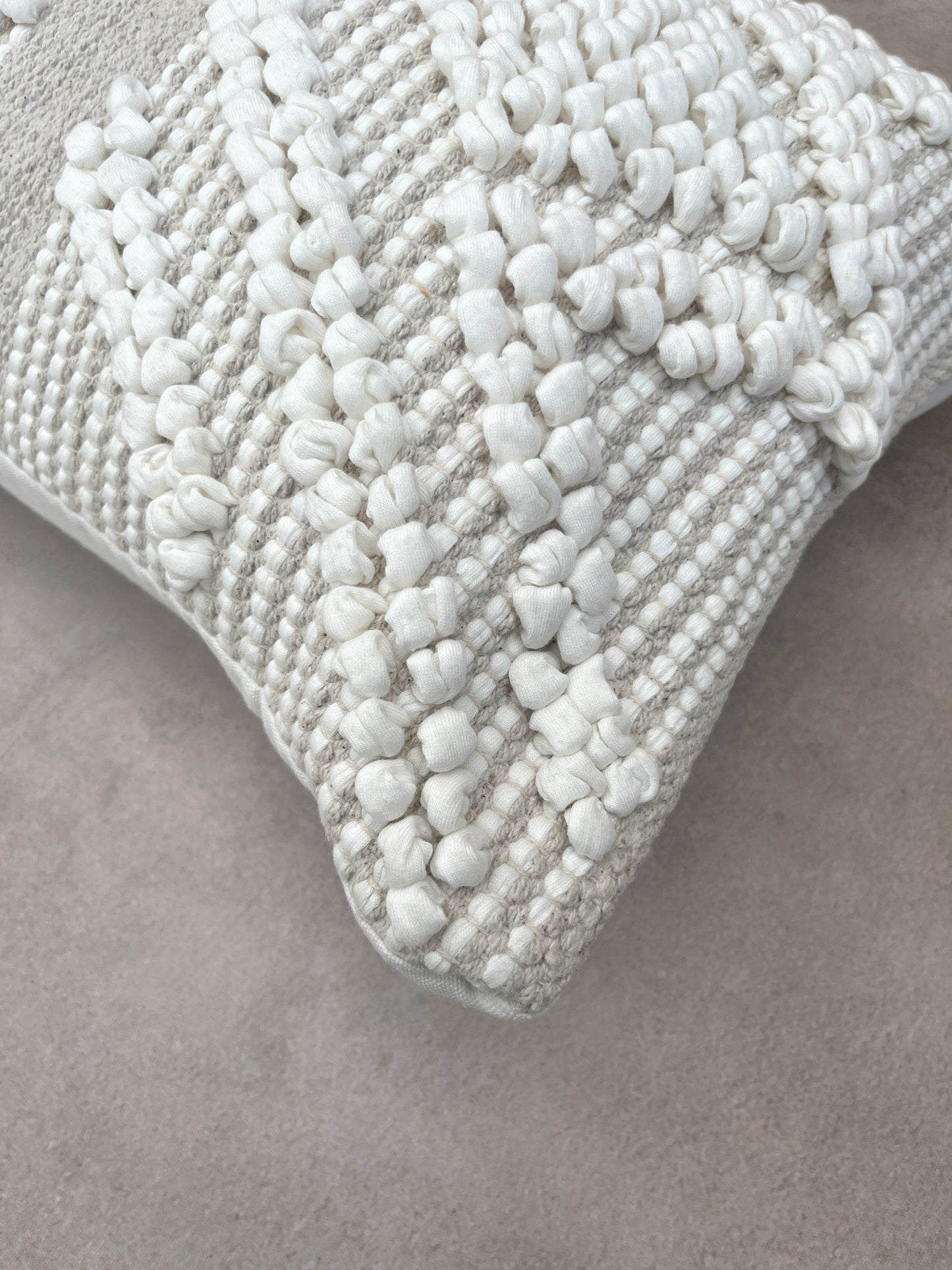 SABINE PATTERNED CUSHION NATURAL