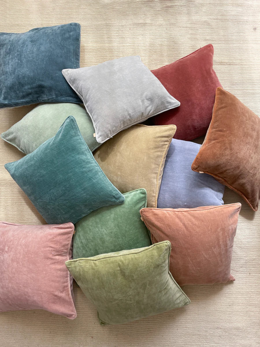 SOFT PINK VELVET CUSHION COVER