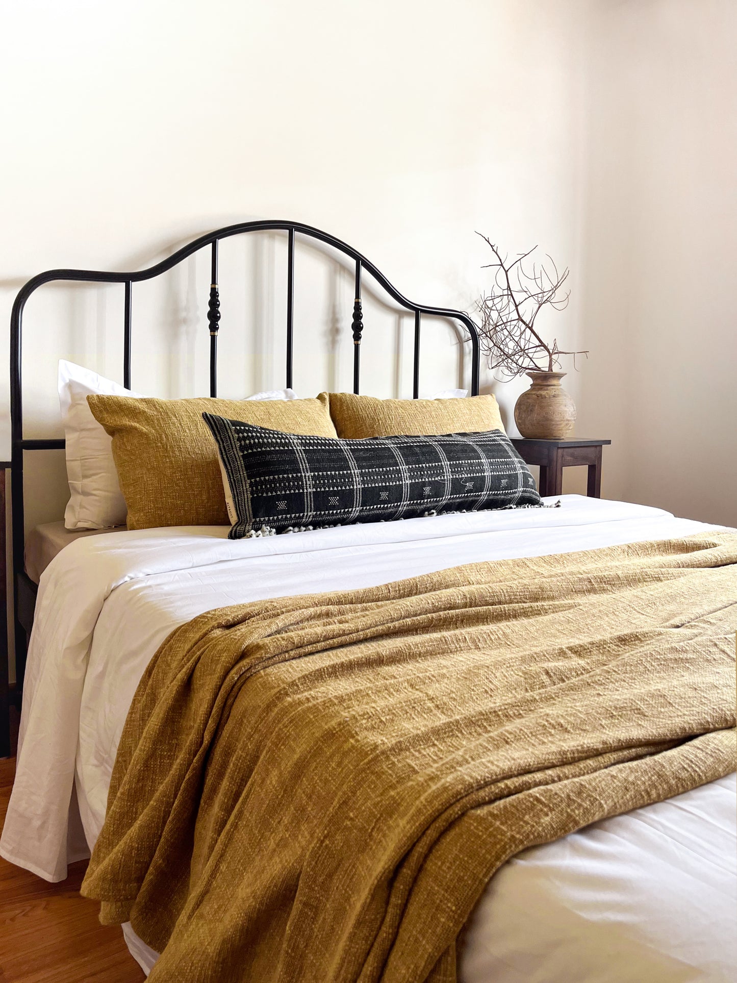 KIARA BHUJODI CUSHION