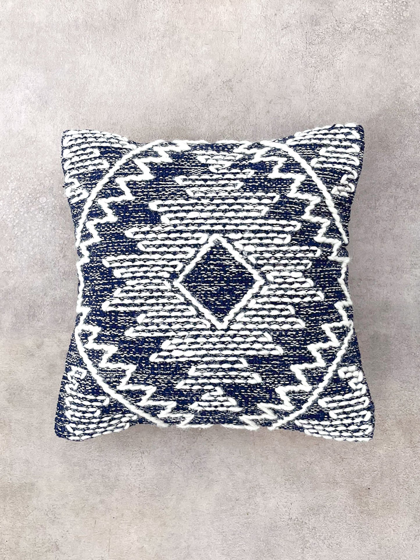 LYRA CUSHION