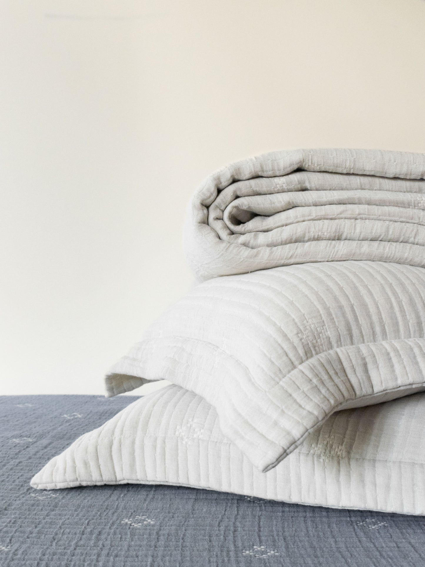 CONNOR GREY BEDDING