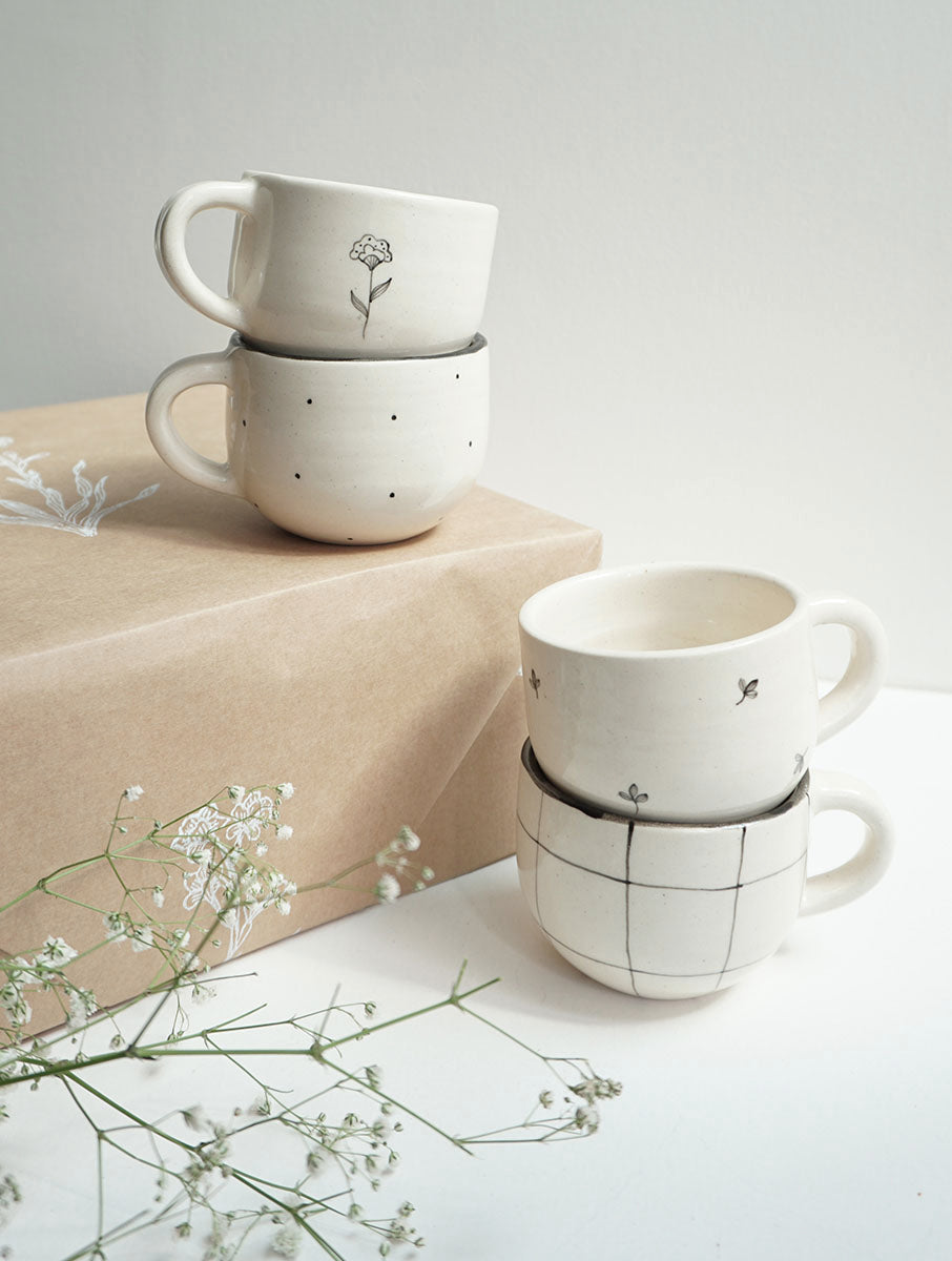 SHORT STORIES TEACUPS (SET OF 4)