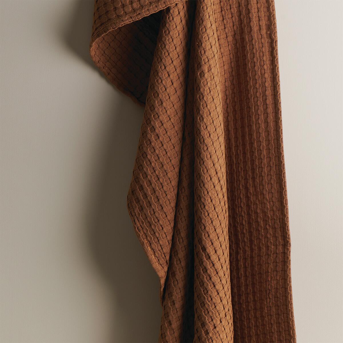 BEEHIVE WAFFLE BATH TOWEL