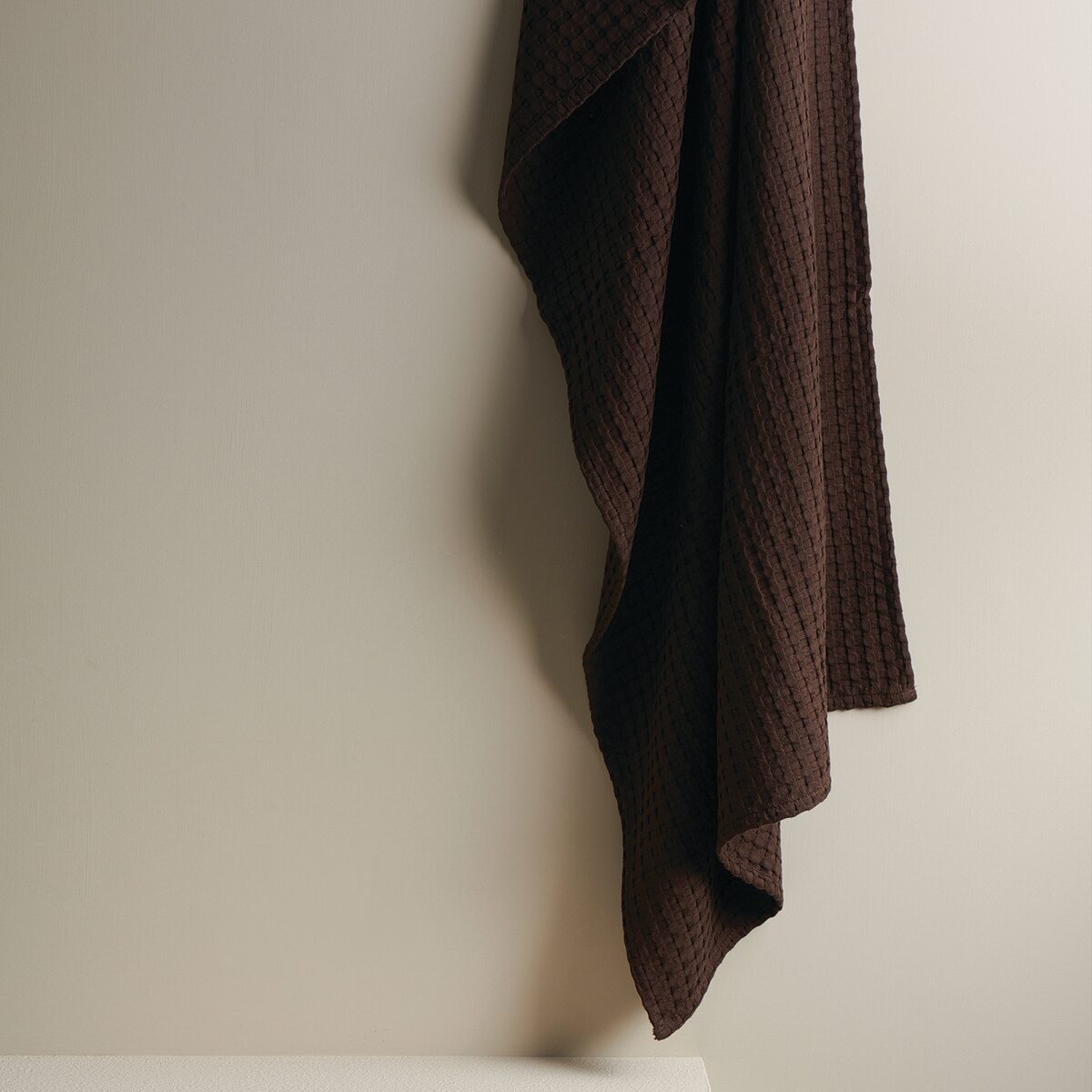 BEEHIVE WAFFLE BATH TOWEL