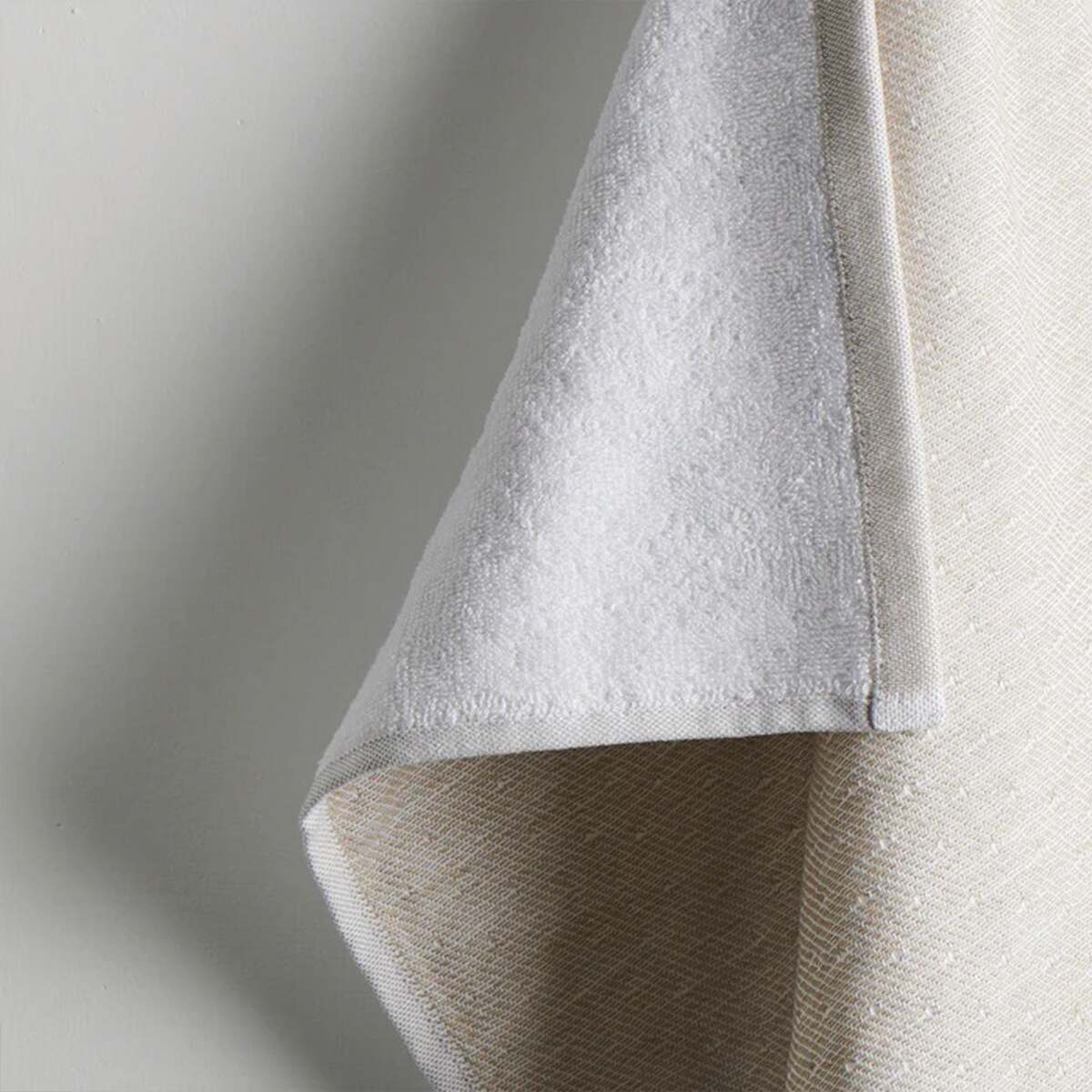EARTH STUCCO BATH TOWEL